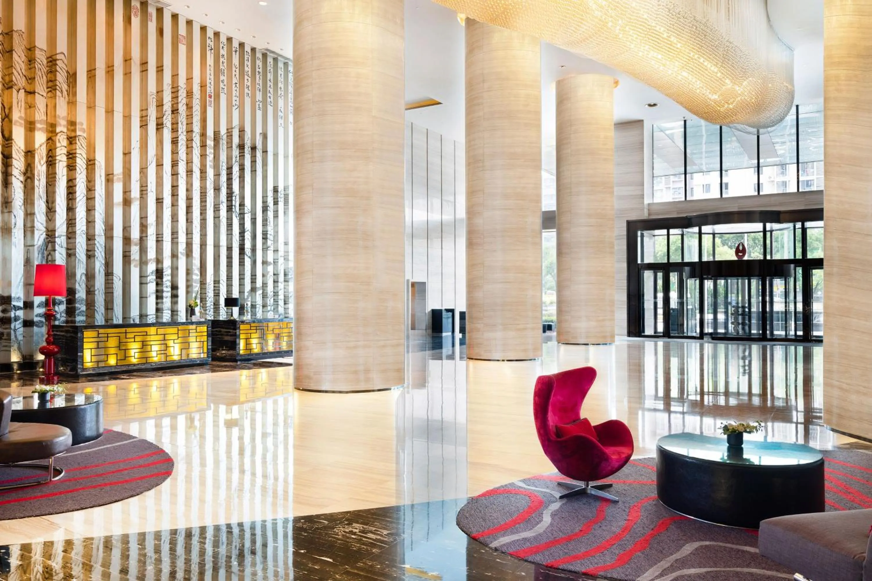 Lobby or reception in Le Méridien Qingdao l Instagrammable l CBD l Nearby seaside,nearby May 4th Square