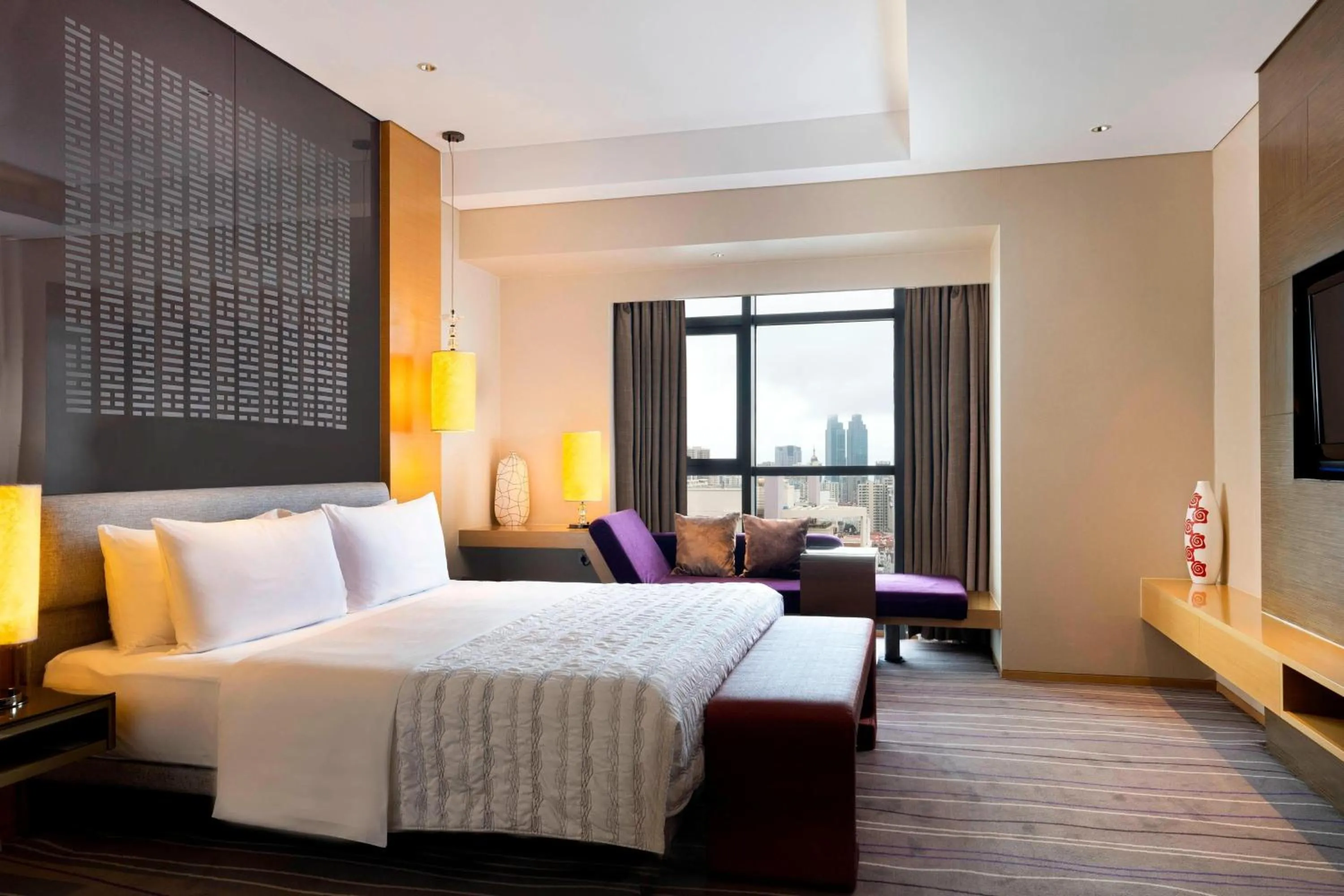 Bedroom, Bed in Le Méridien Qingdao l Instagrammable l CBD l Nearby seaside,nearby May 4th Square