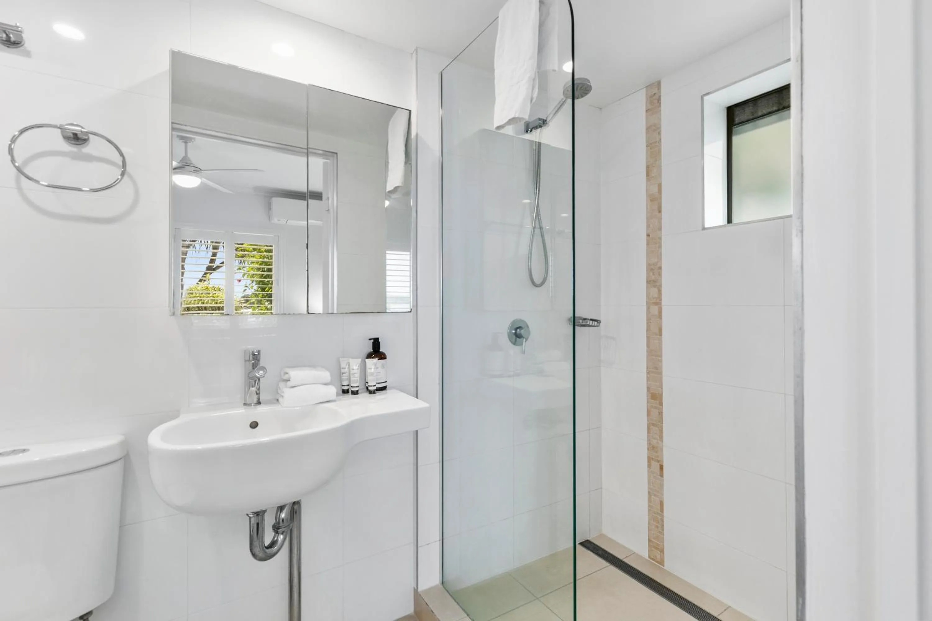 Bathroom in Culgoa Point Beach Resort