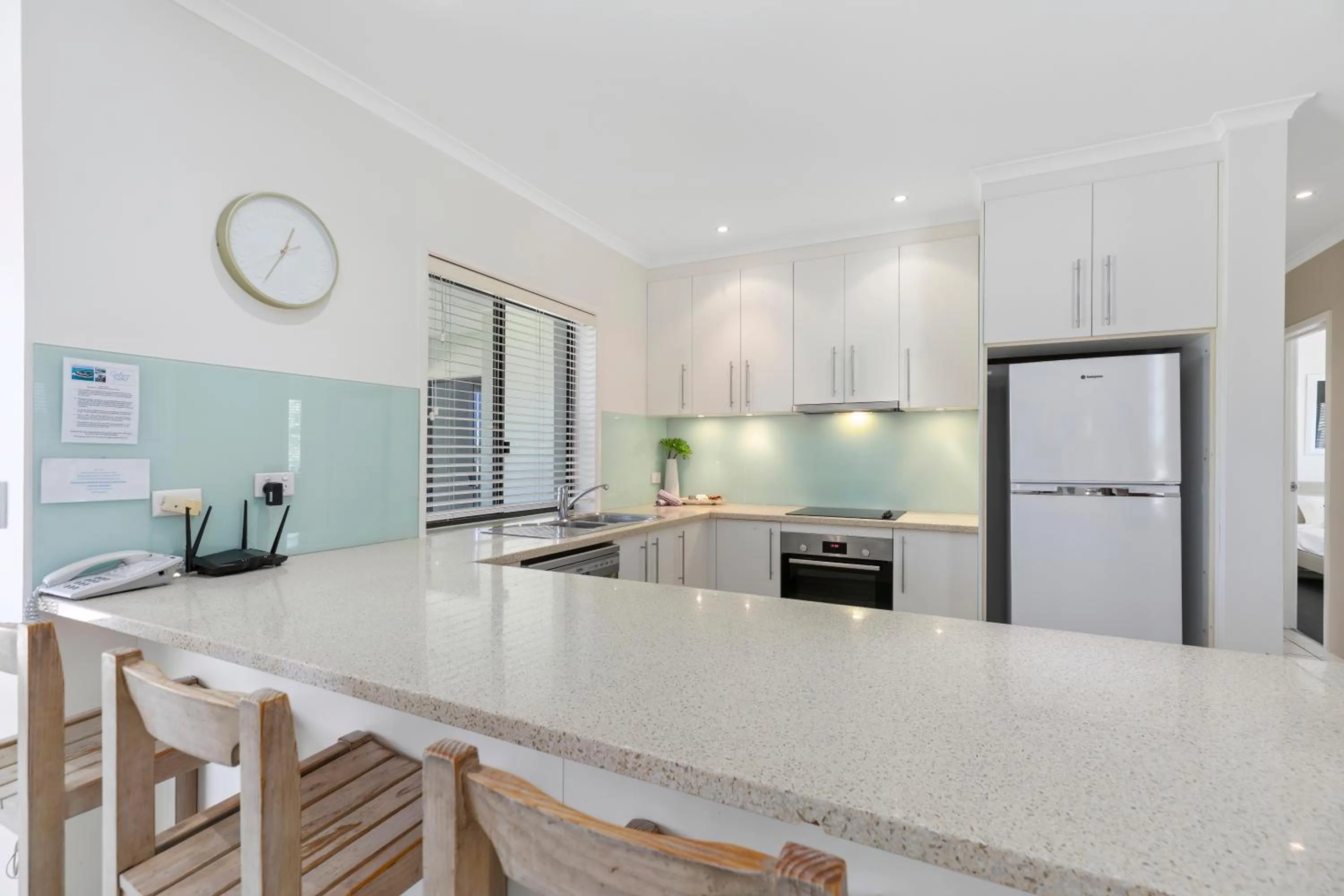 Kitchen or kitchenette in Culgoa Point Beach Resort