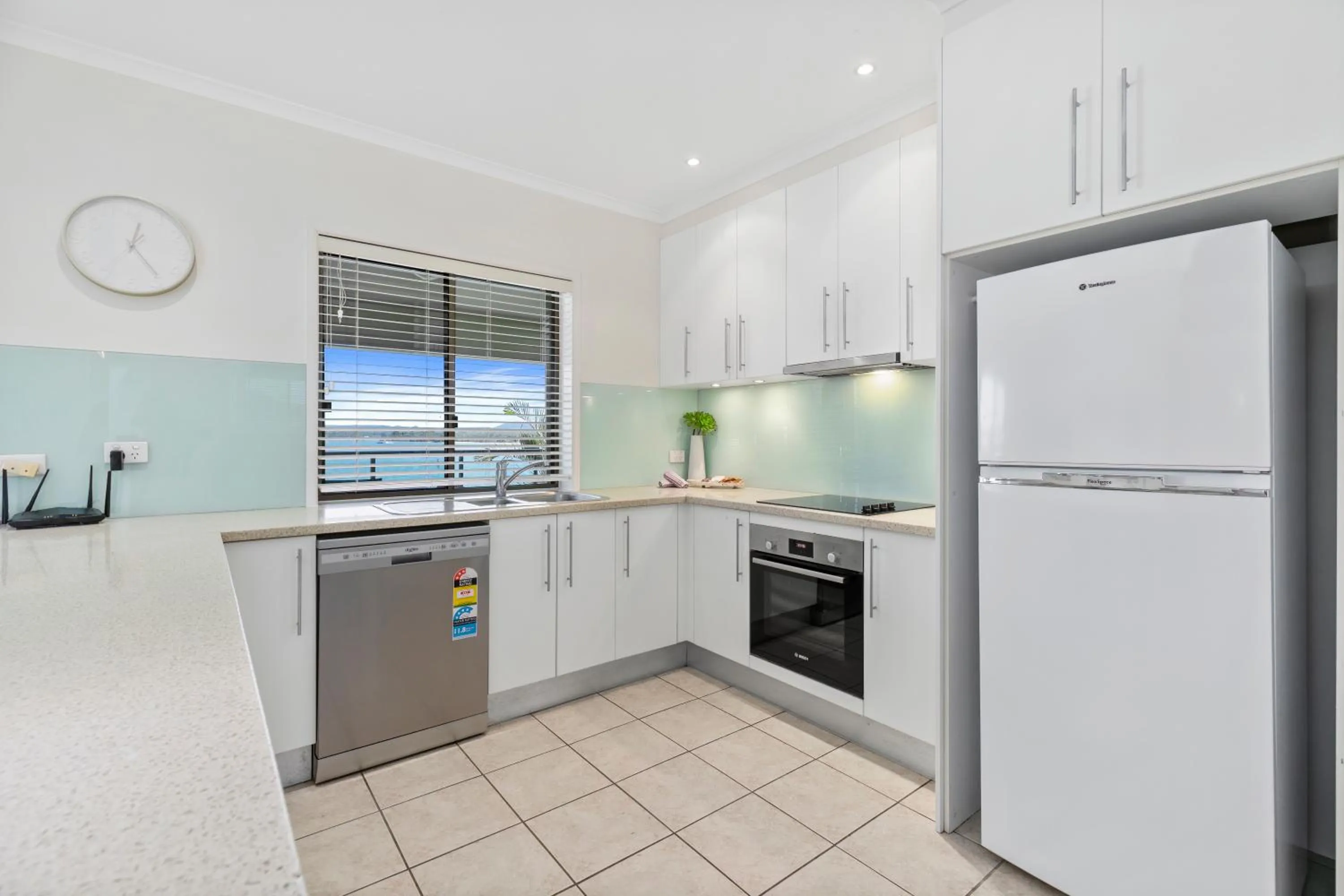 Kitchen or kitchenette in Culgoa Point Beach Resort