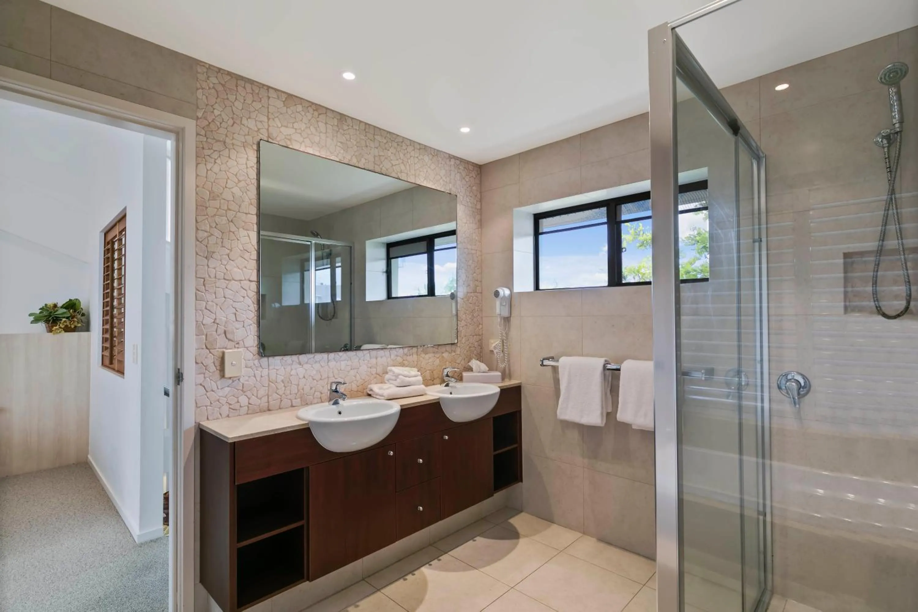 Bathroom in Culgoa Point Beach Resort