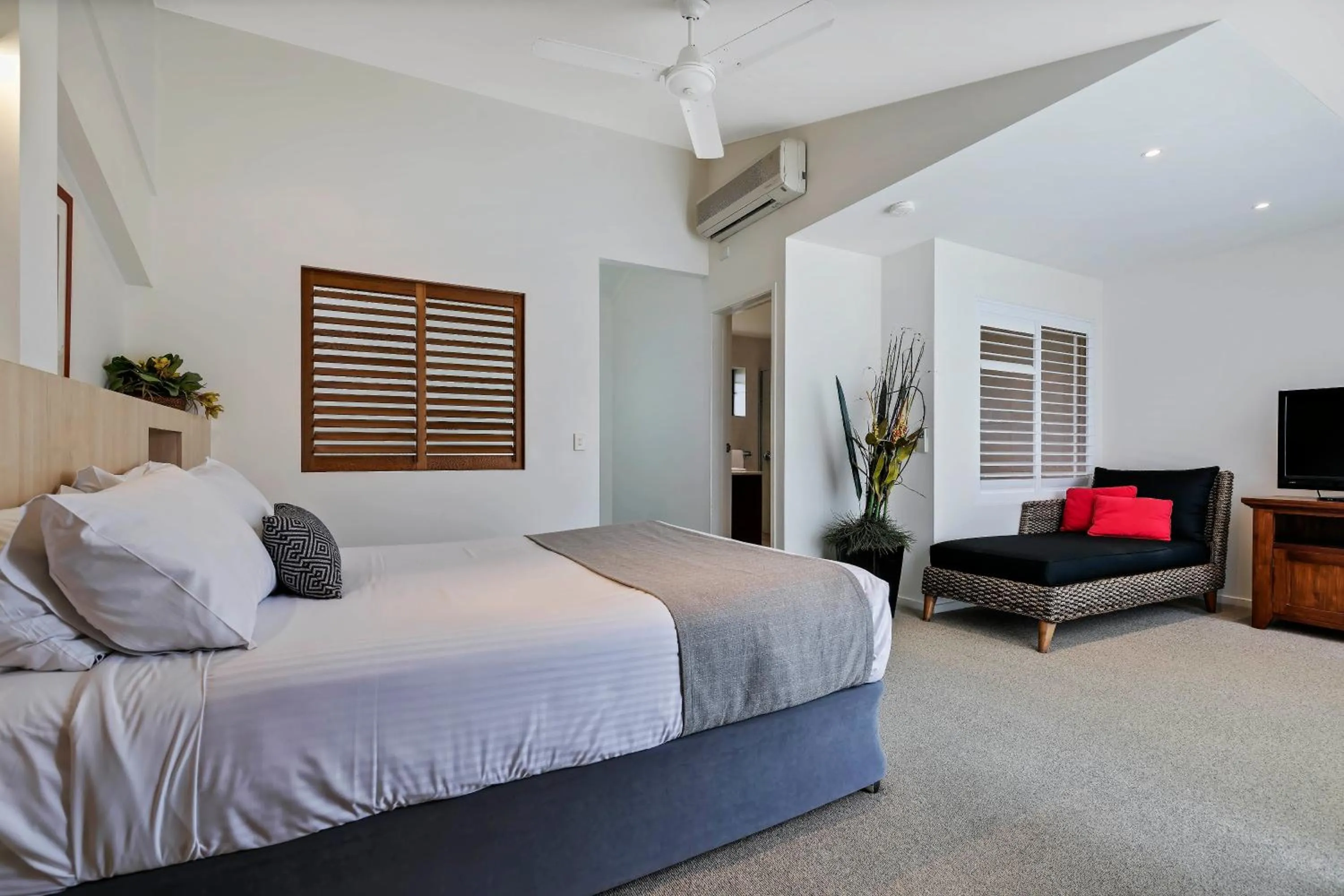 Bedroom, Bed in Culgoa Point Beach Resort