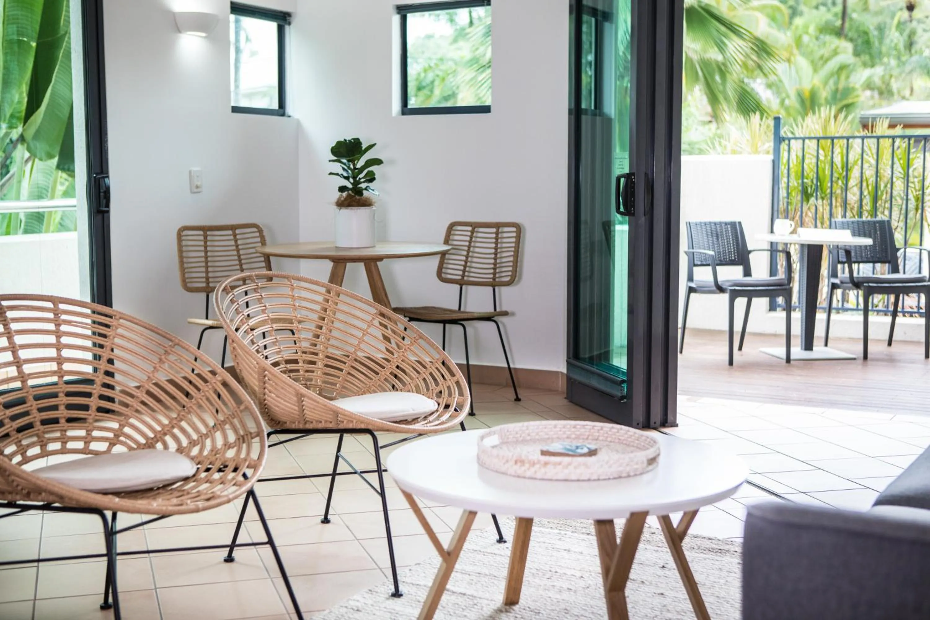 Living room in Port Douglas Peninsula Boutique Hotel - Adults Only Haven