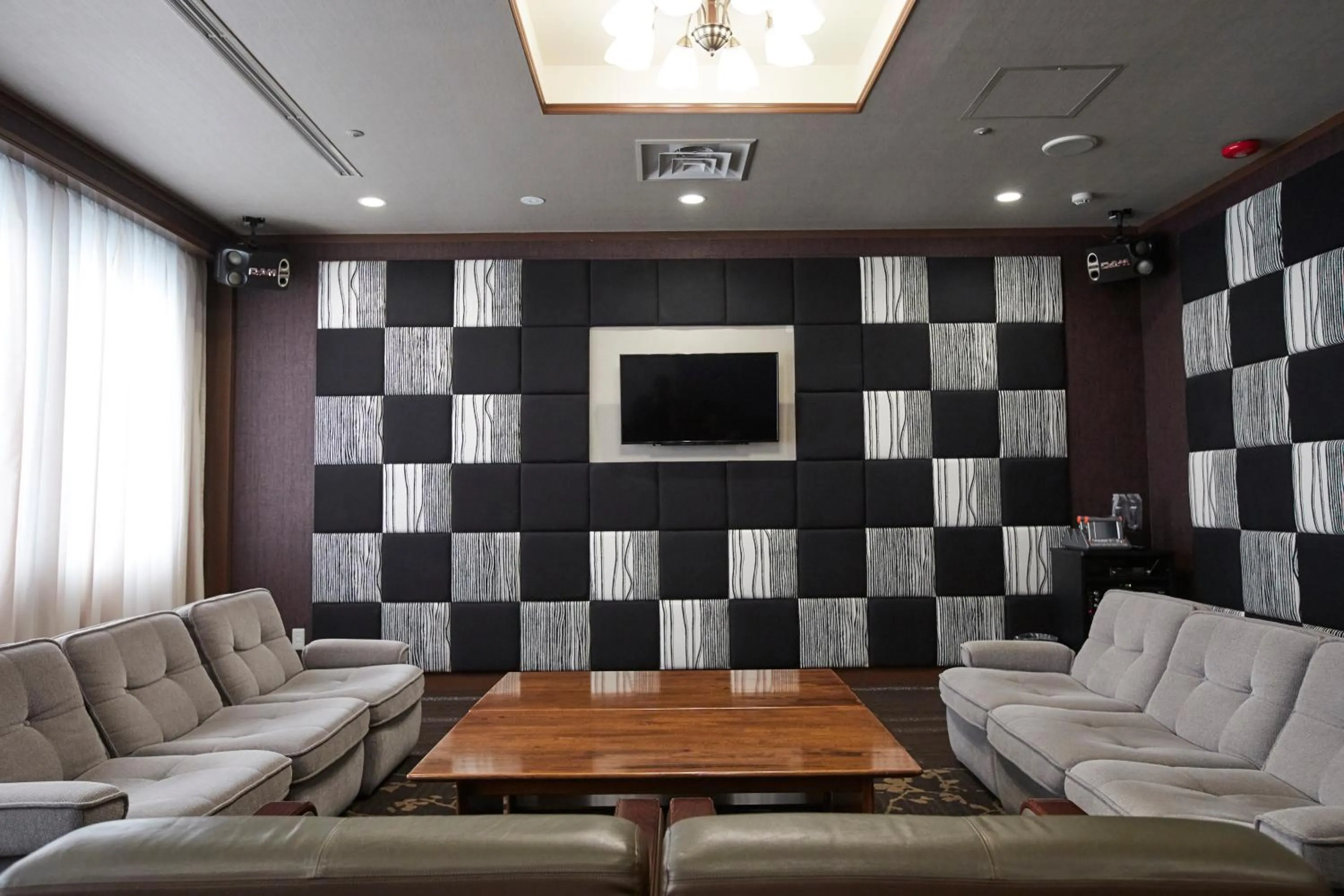 Karaoke in Kamogawa Country Hotel