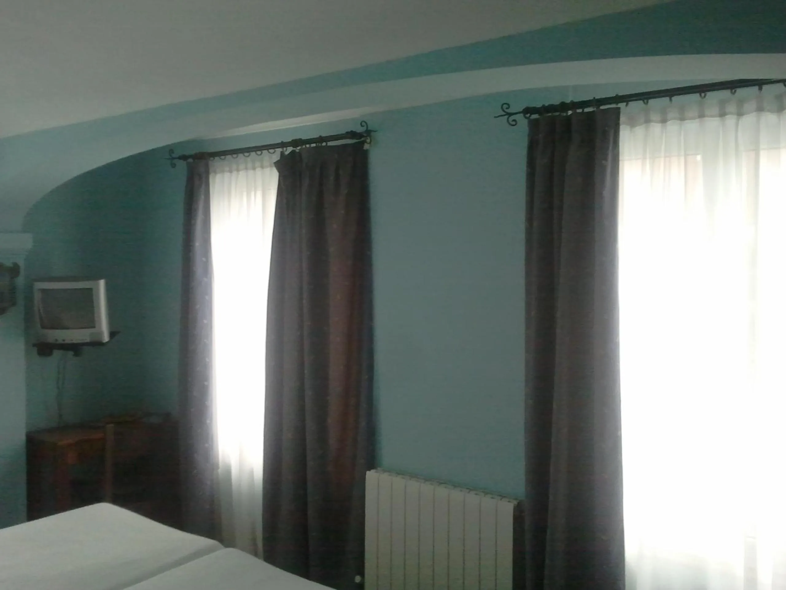 Photo of the whole room in Hotel Los Laureles