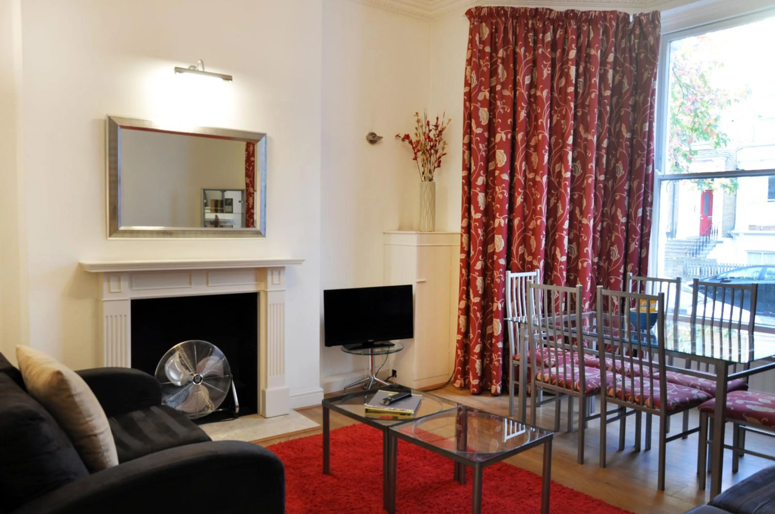 Living room in Lamington Apartments - London Hammersmith