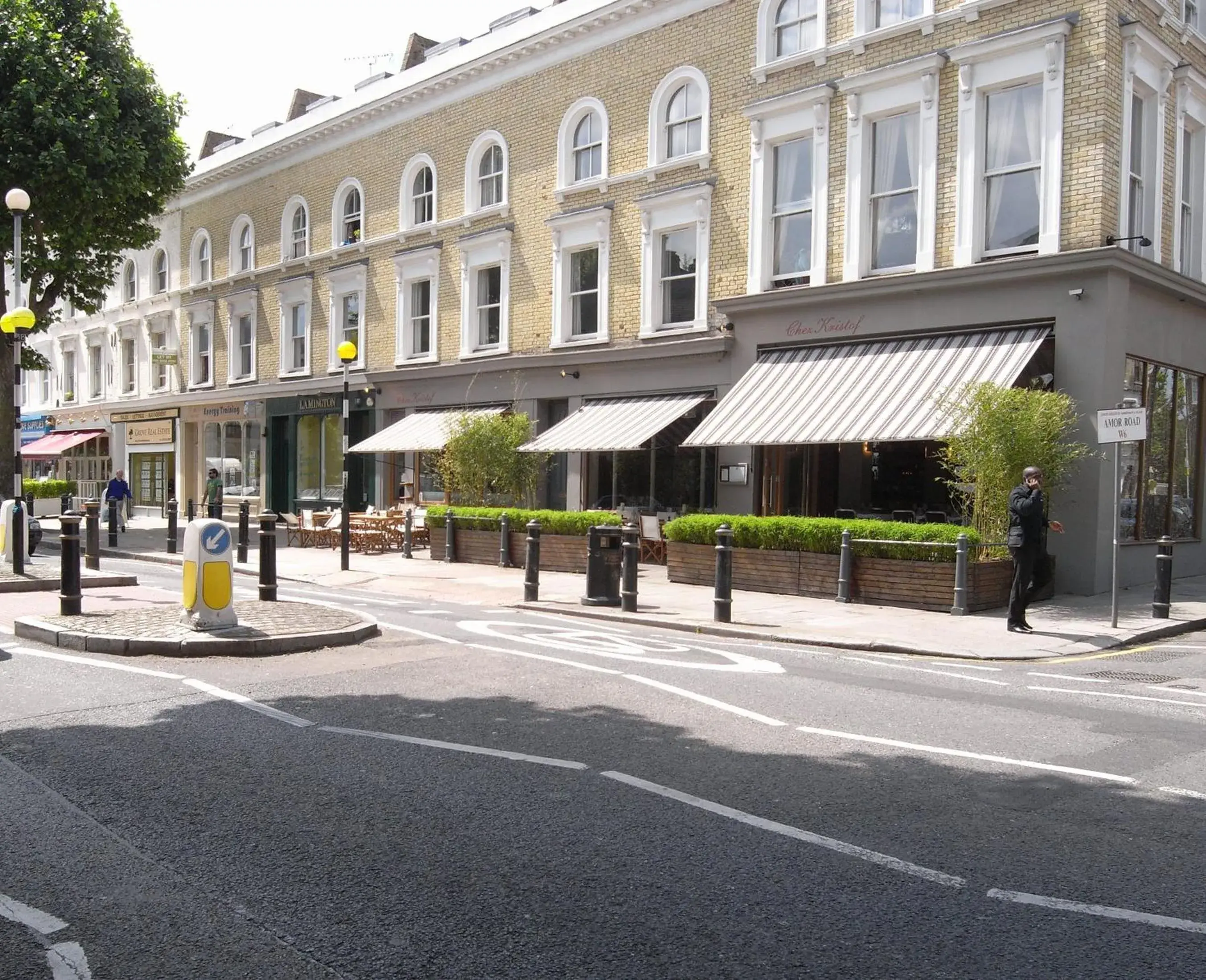 Facade/entrance in Lamington Apartments - London Hammersmith Facade/entrance in Lamington Apartments - London Hammersmith