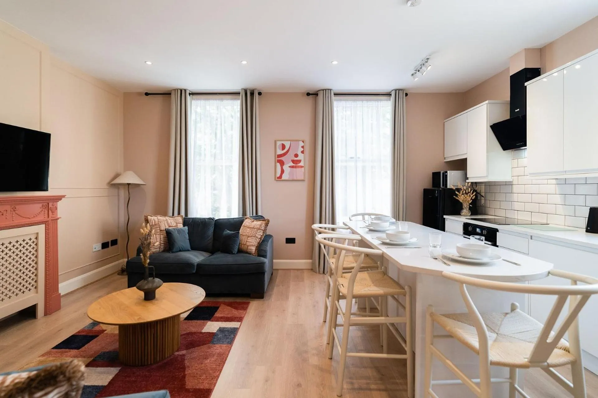Communal lounge/ TV room in Lamington Apartments - London Hammersmith