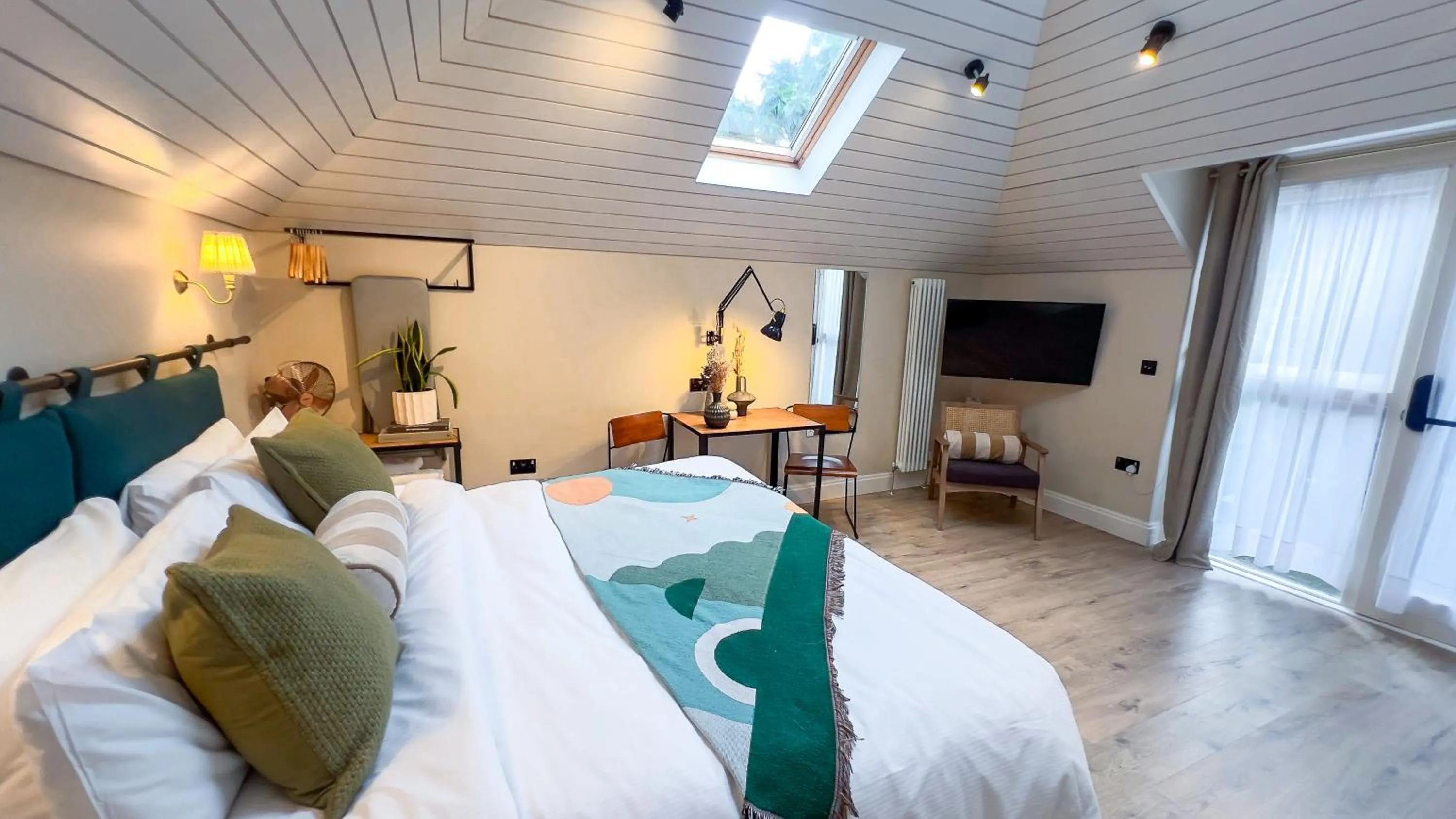 Bed in Lamington Apartments - London Hammersmith