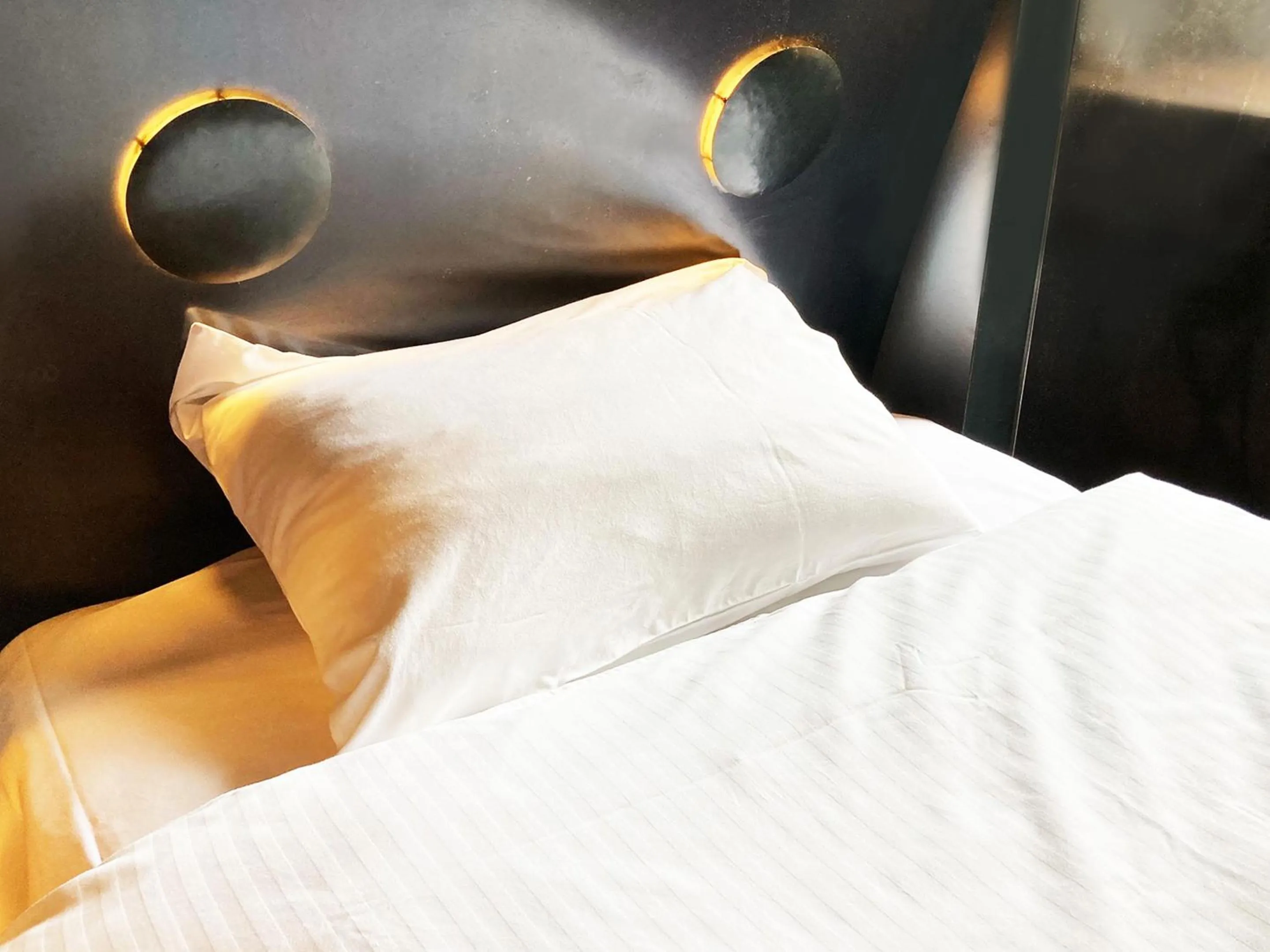 Bedroom, Bed in ADLIV/Factry Stay/工場に泊まれる