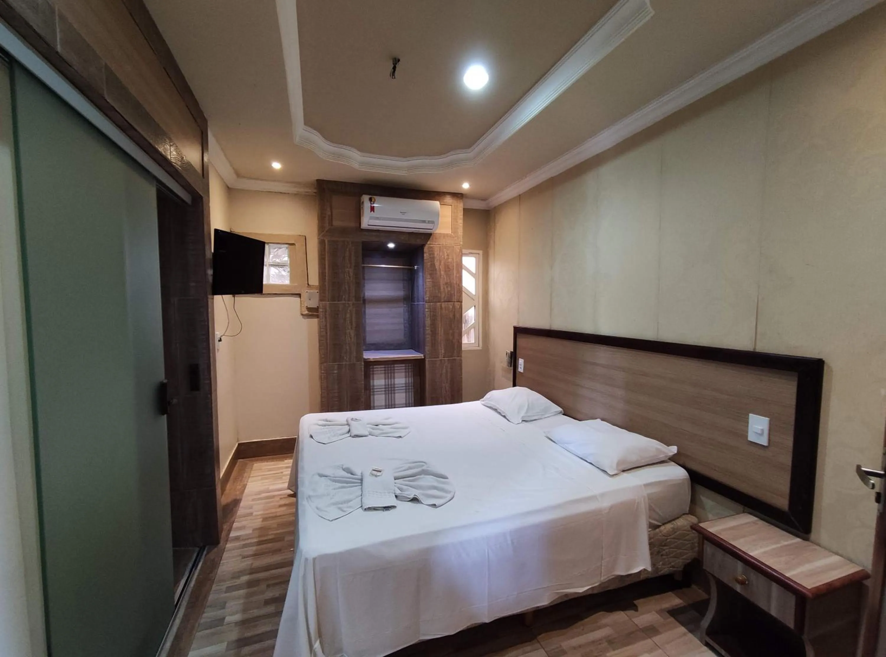 Photo of the whole room, Bed in Pousada Porto dos Corais