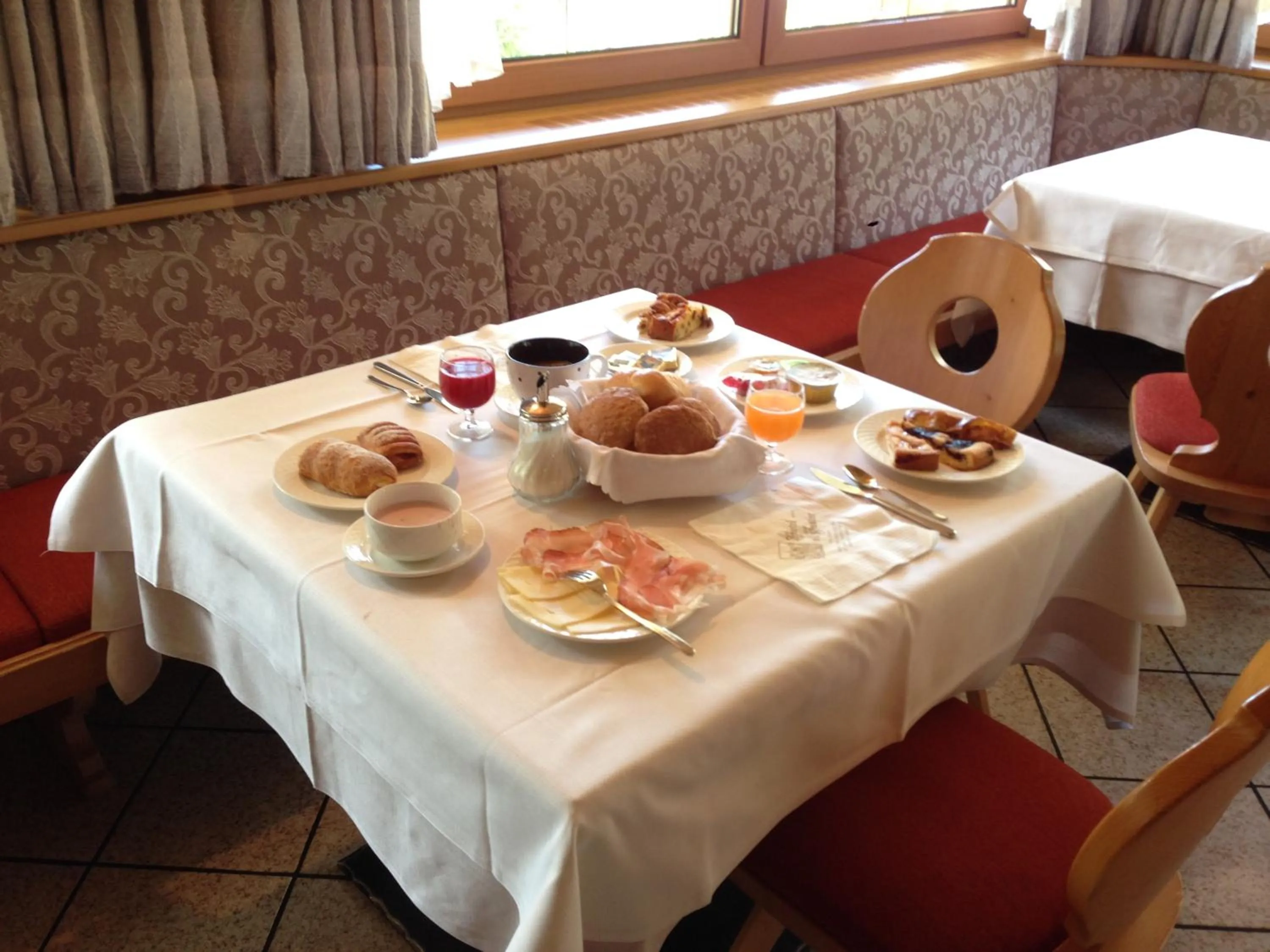 Restaurant/places to eat in Hotel El Paster