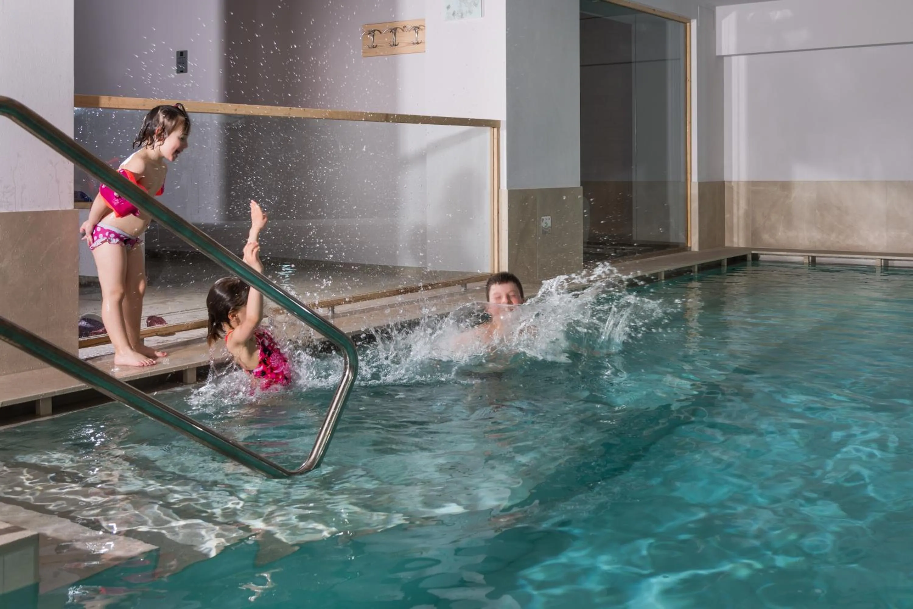 Swimming pool in Hotel El Paster