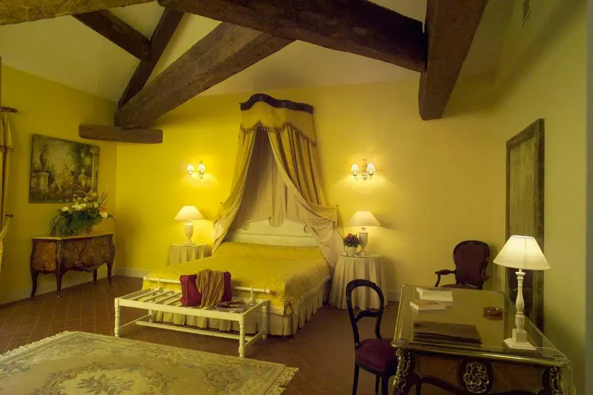 Deluxe Double Room with Balcony in Hôtel Château de Cavanac Deluxe Double Room with Balcony in Hôtel Château de Cavanac