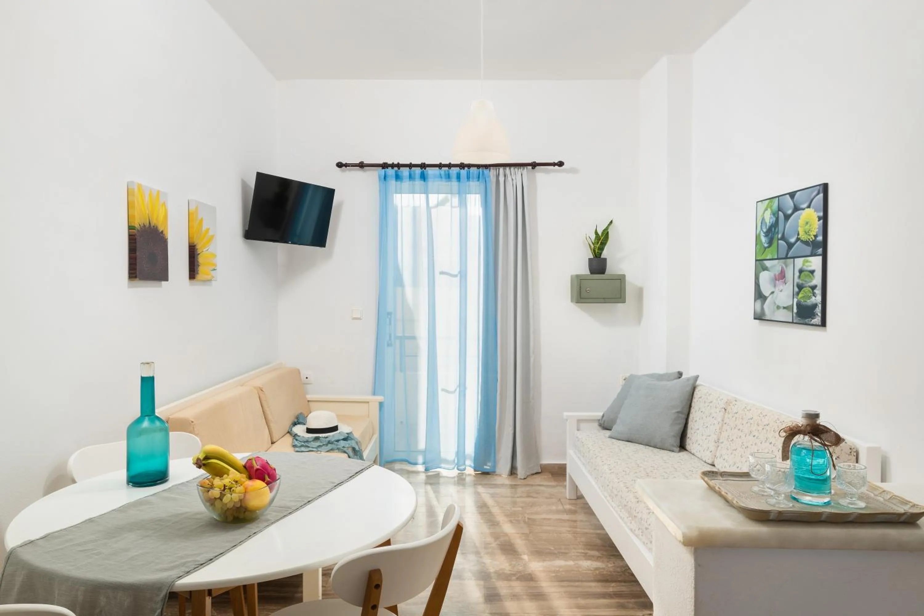 Living room in Dimitra & Evdokia Hotel