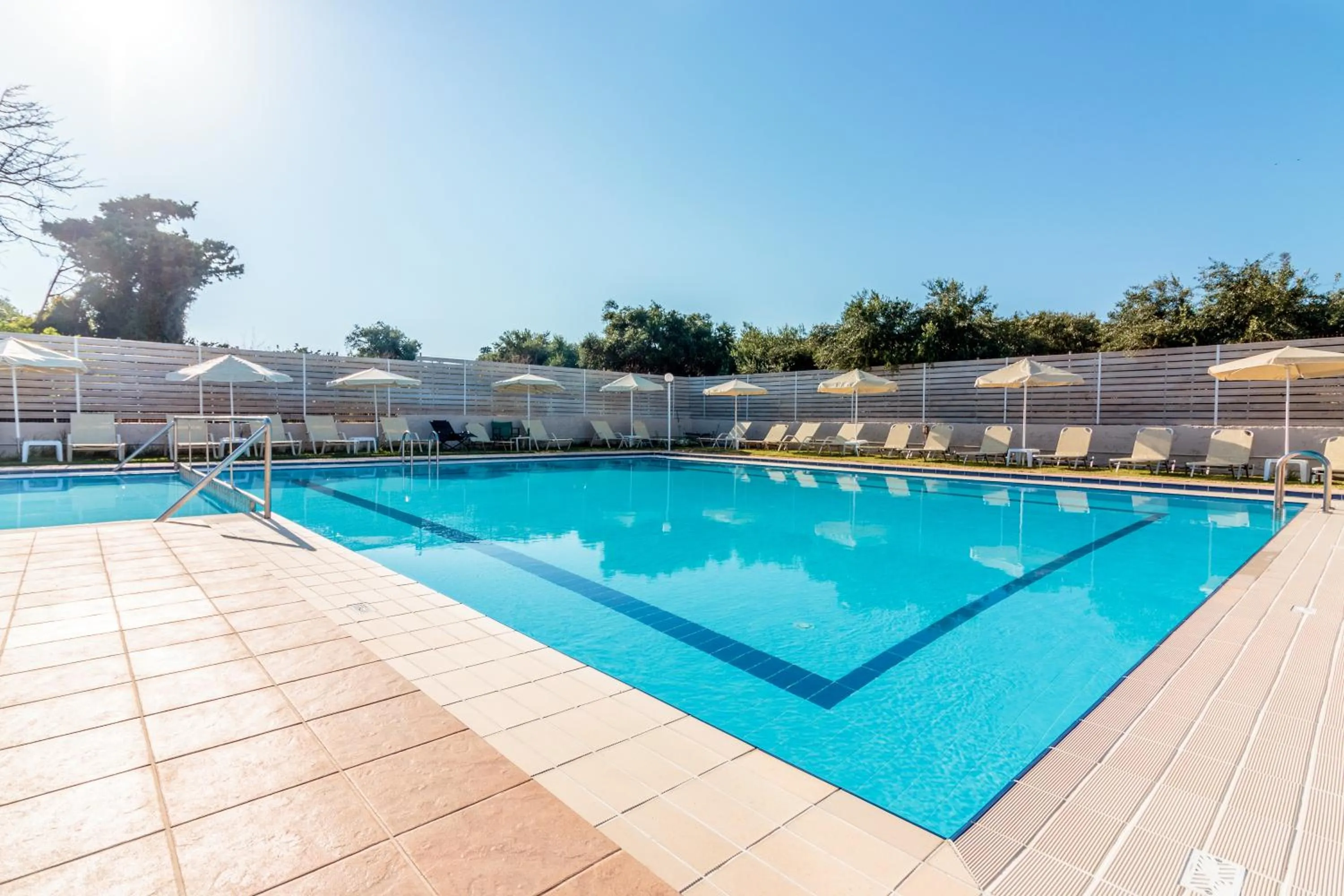 Swimming pool in Dimitra & Evdokia Hotel