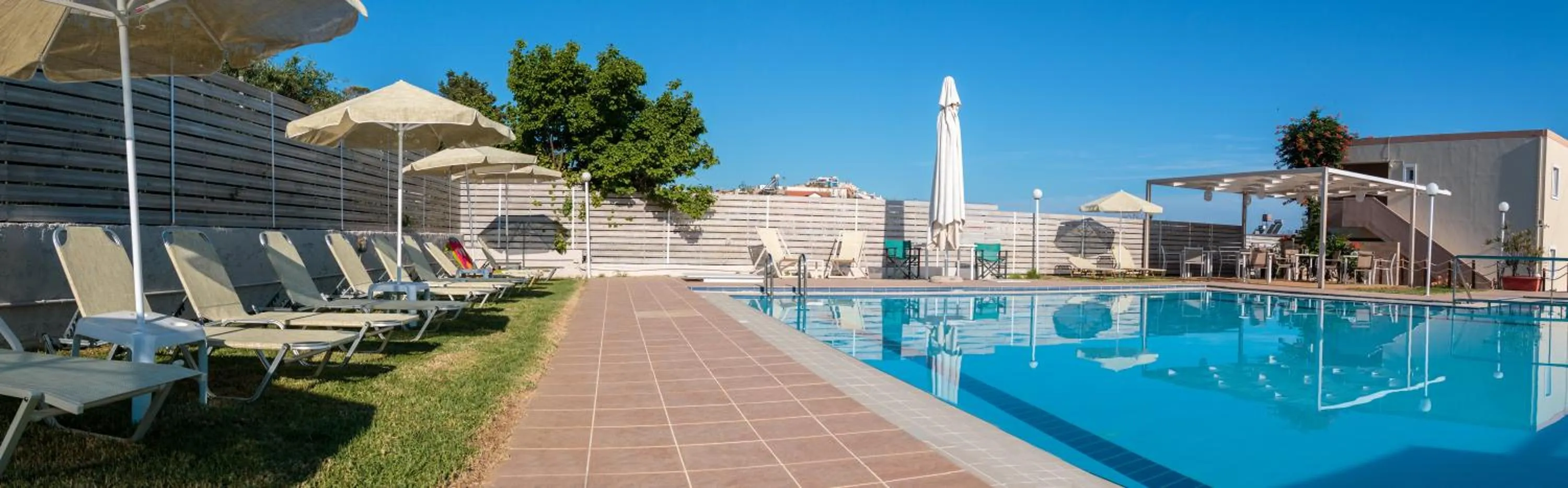 Swimming pool in Dimitra & Evdokia Hotel