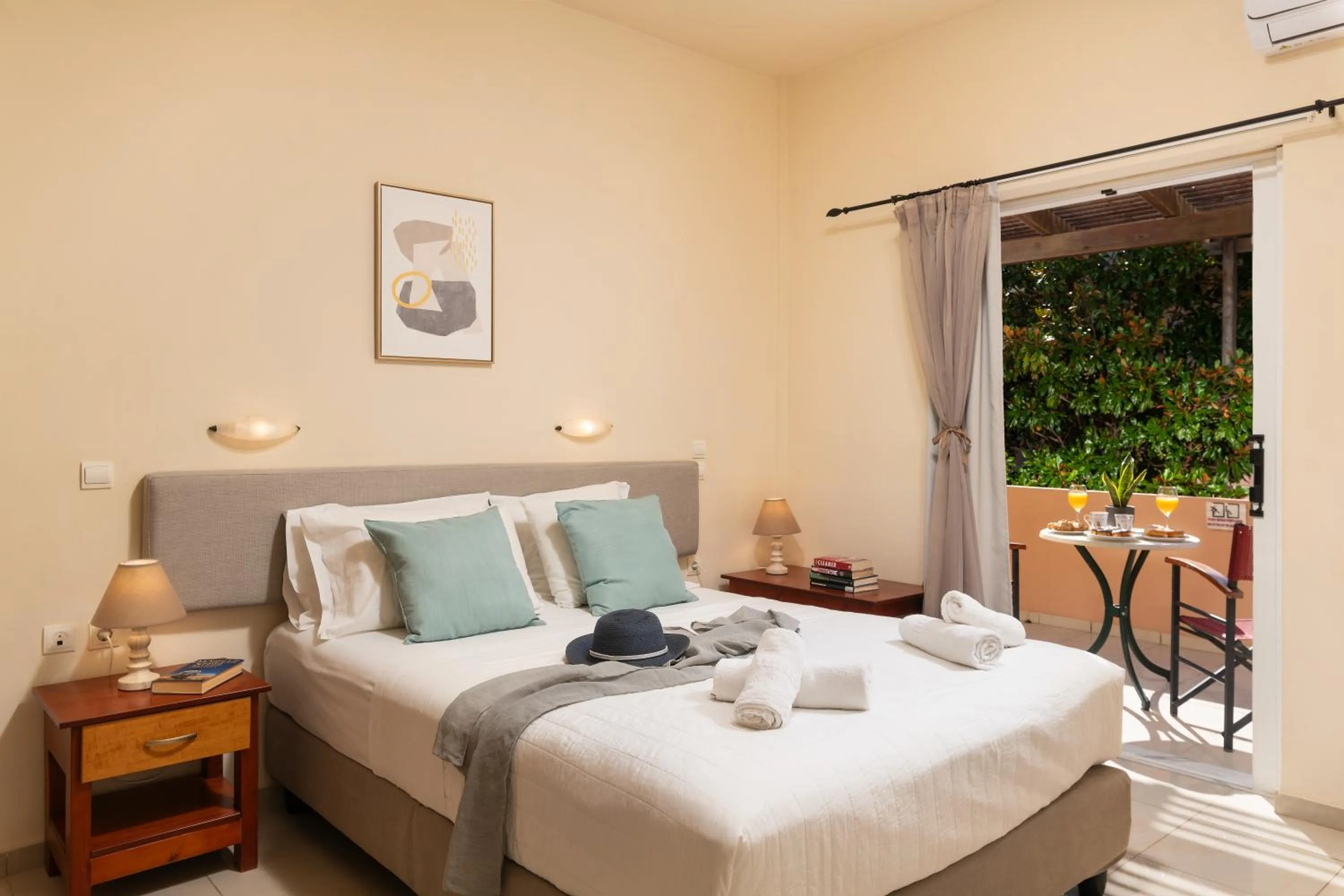 Bed in Dimitra & Evdokia Hotel