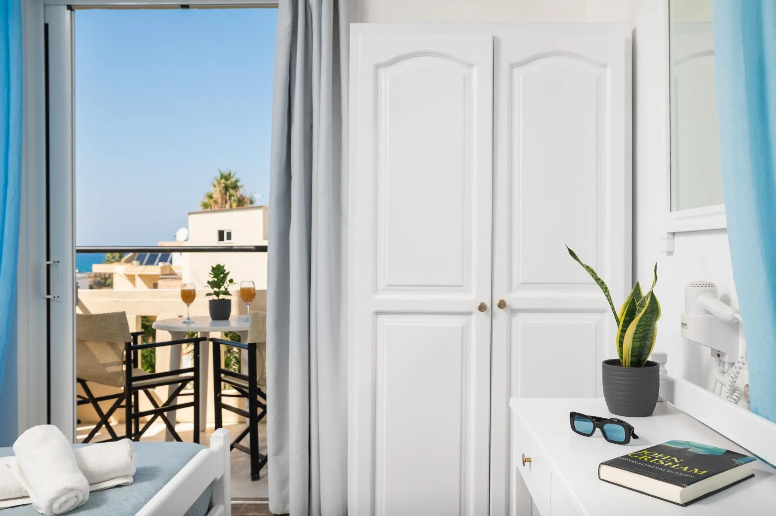 wardrobe in Dimitra & Evdokia Hotel