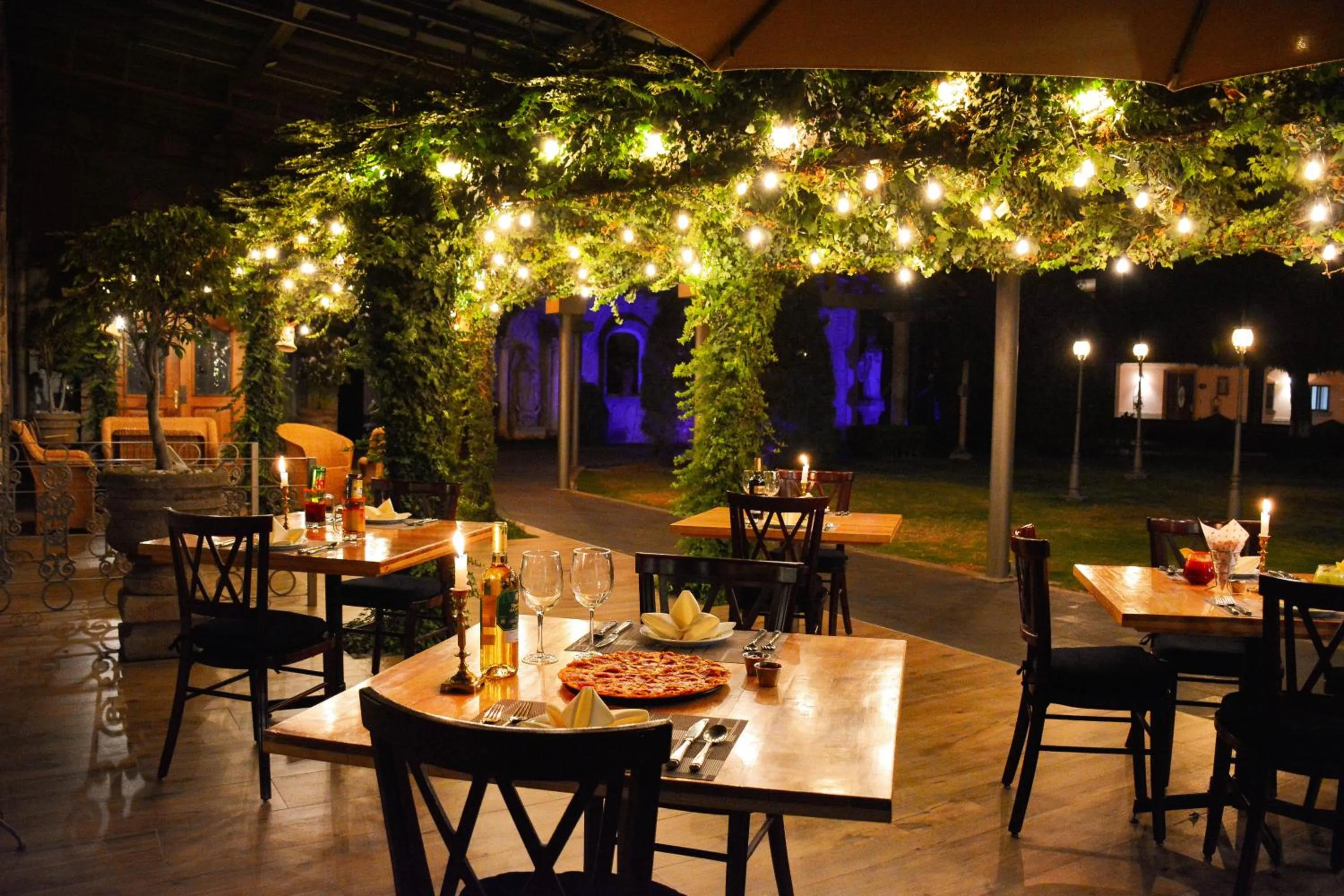 Restaurant/places to eat in Quinta del Rey Hotel