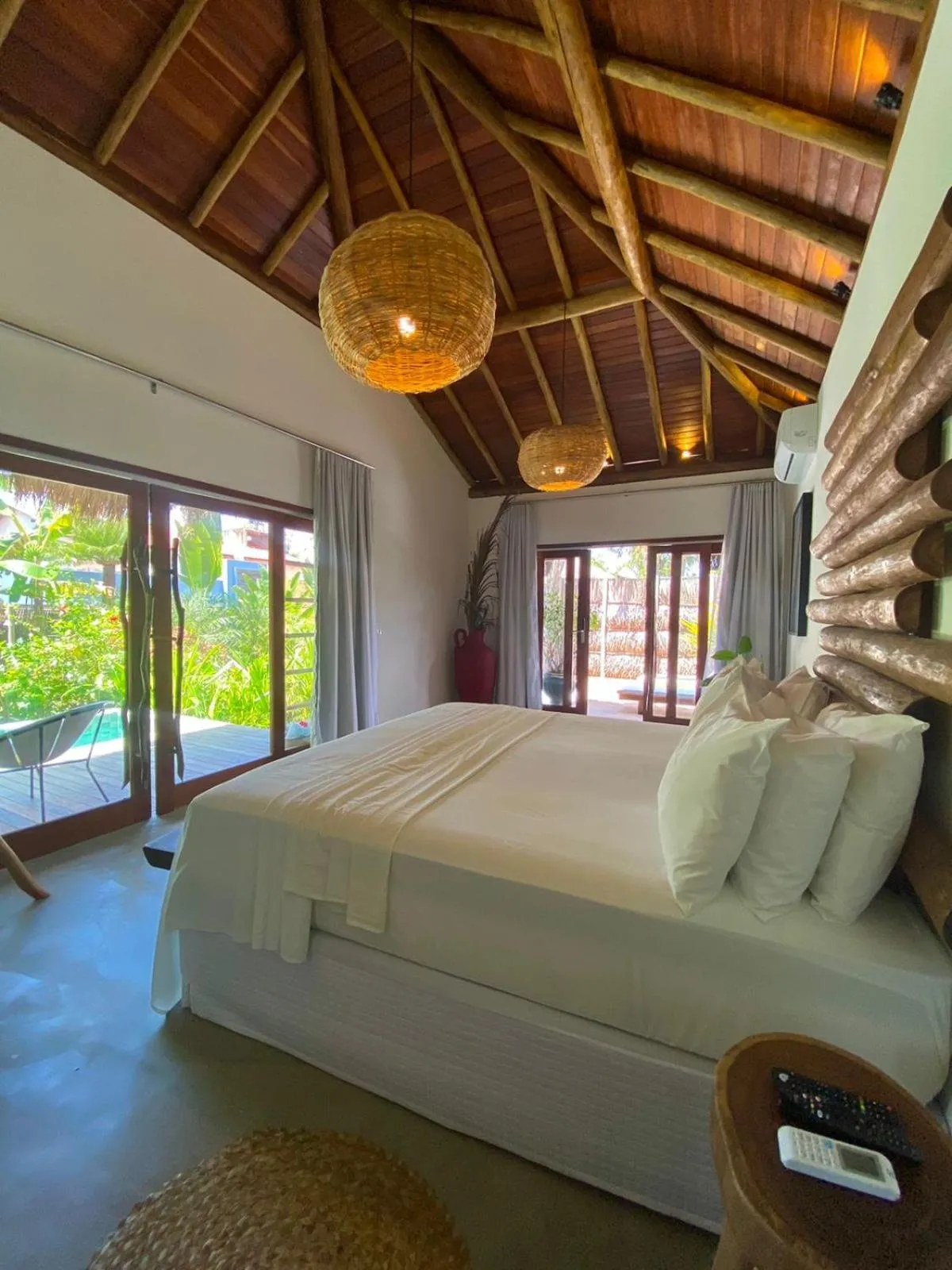 Bed in Villa Pantai Milagres Exclusive Hotel