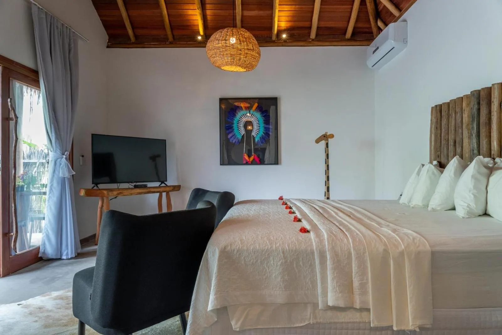 Bed in Villa Pantai Milagres Exclusive Hotel