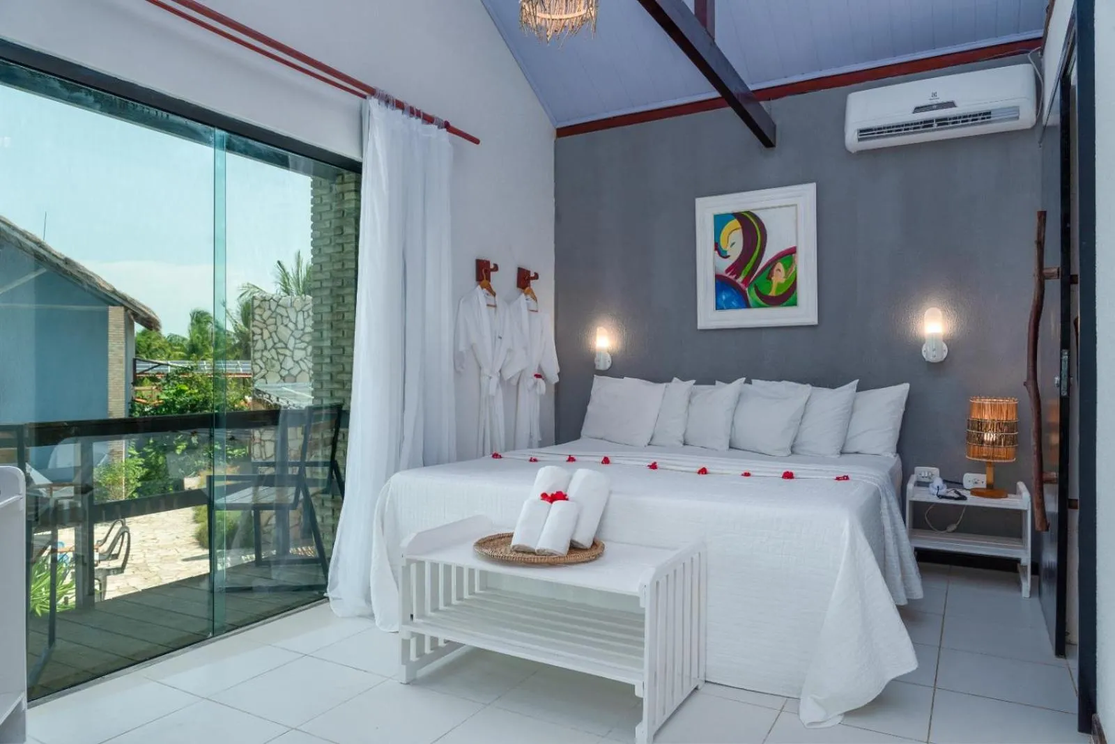 Bed in Villa Pantai Milagres Exclusive Hotel