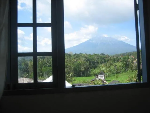 Amrita Villa Sidemen