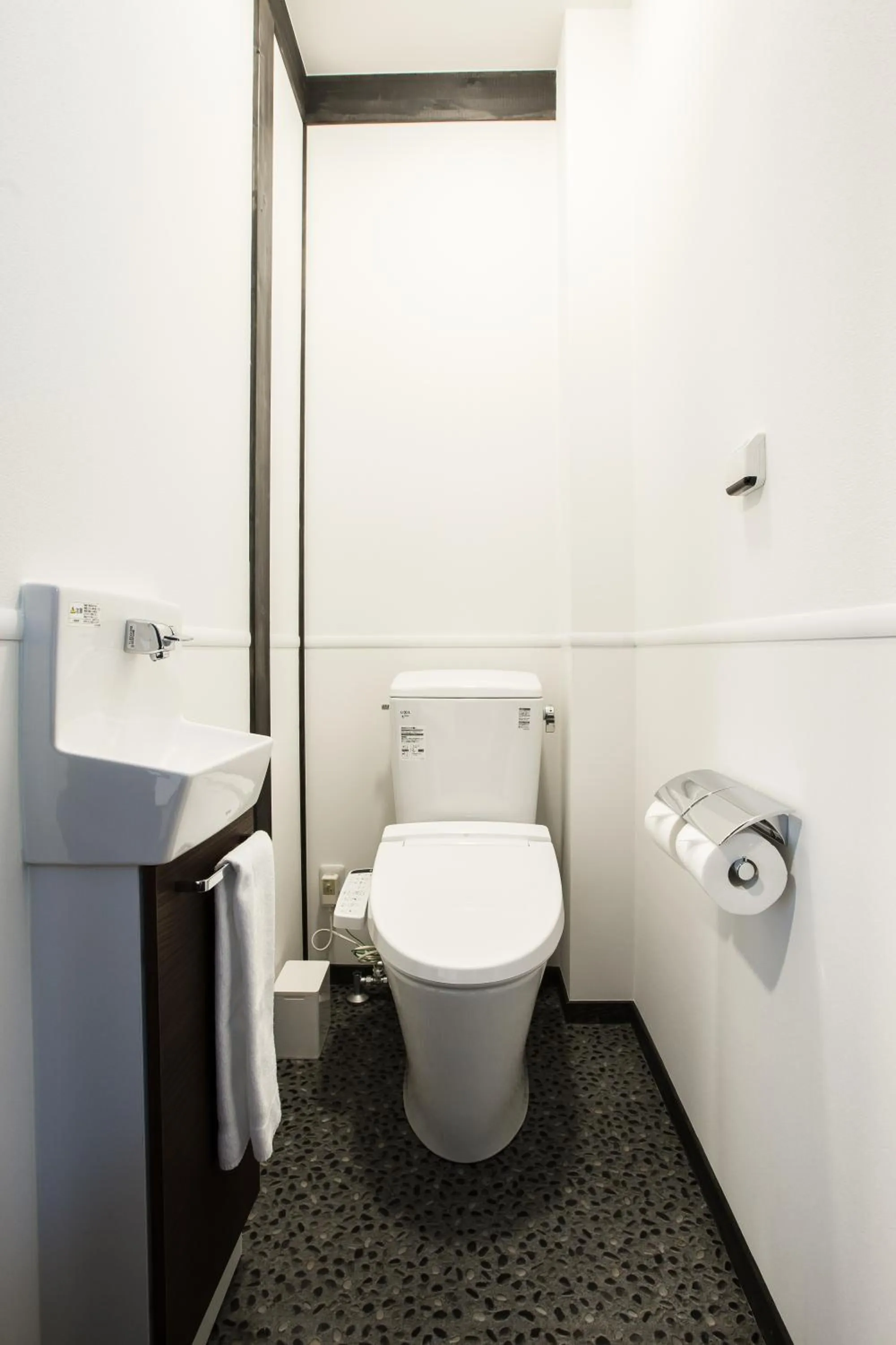 Toilet in JINYA Fujikawaguchiko