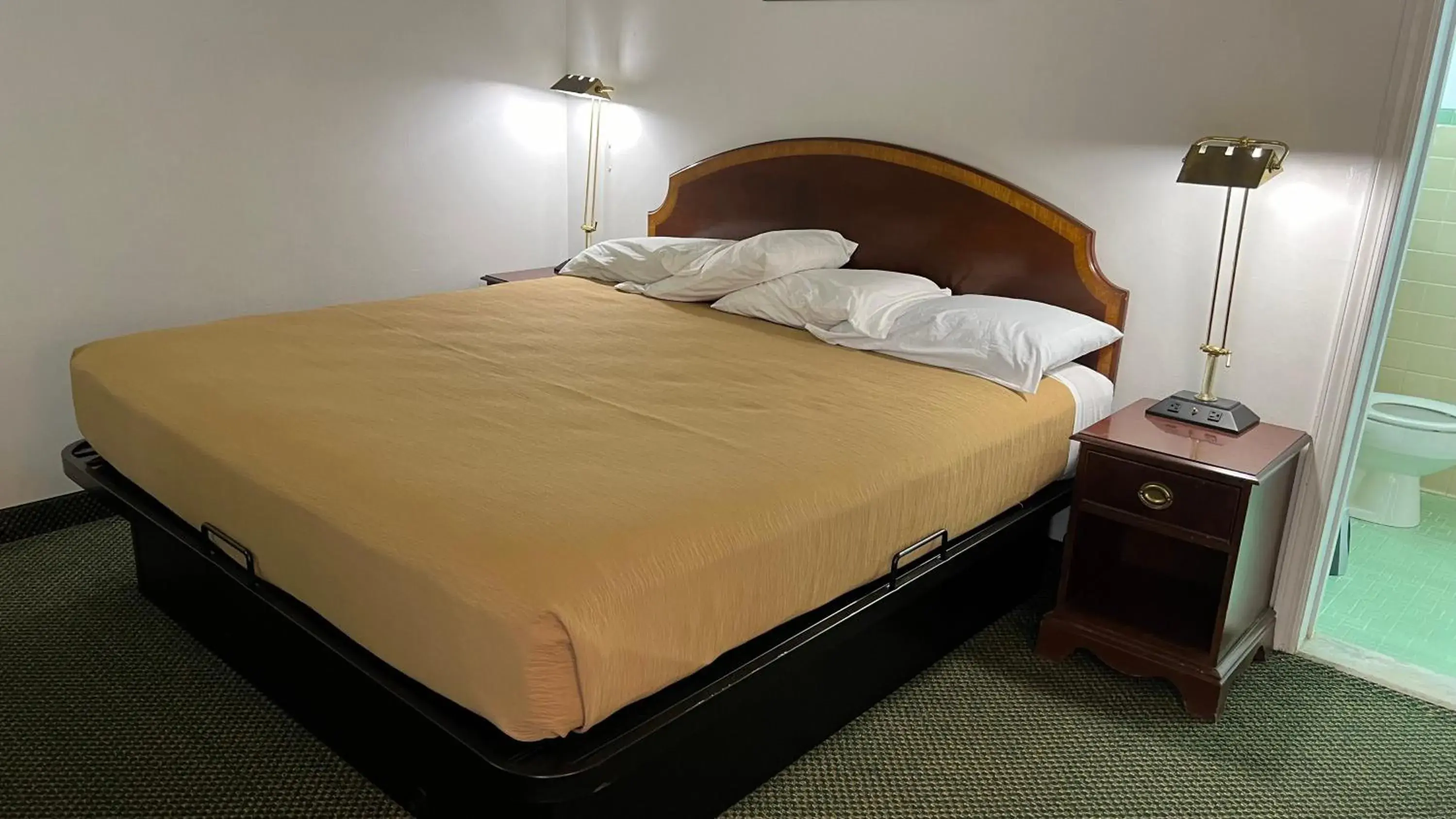 King Suite with Spa Bath in Relax Inn Altoona King Suite with Spa Bath in Relax Inn Altoona