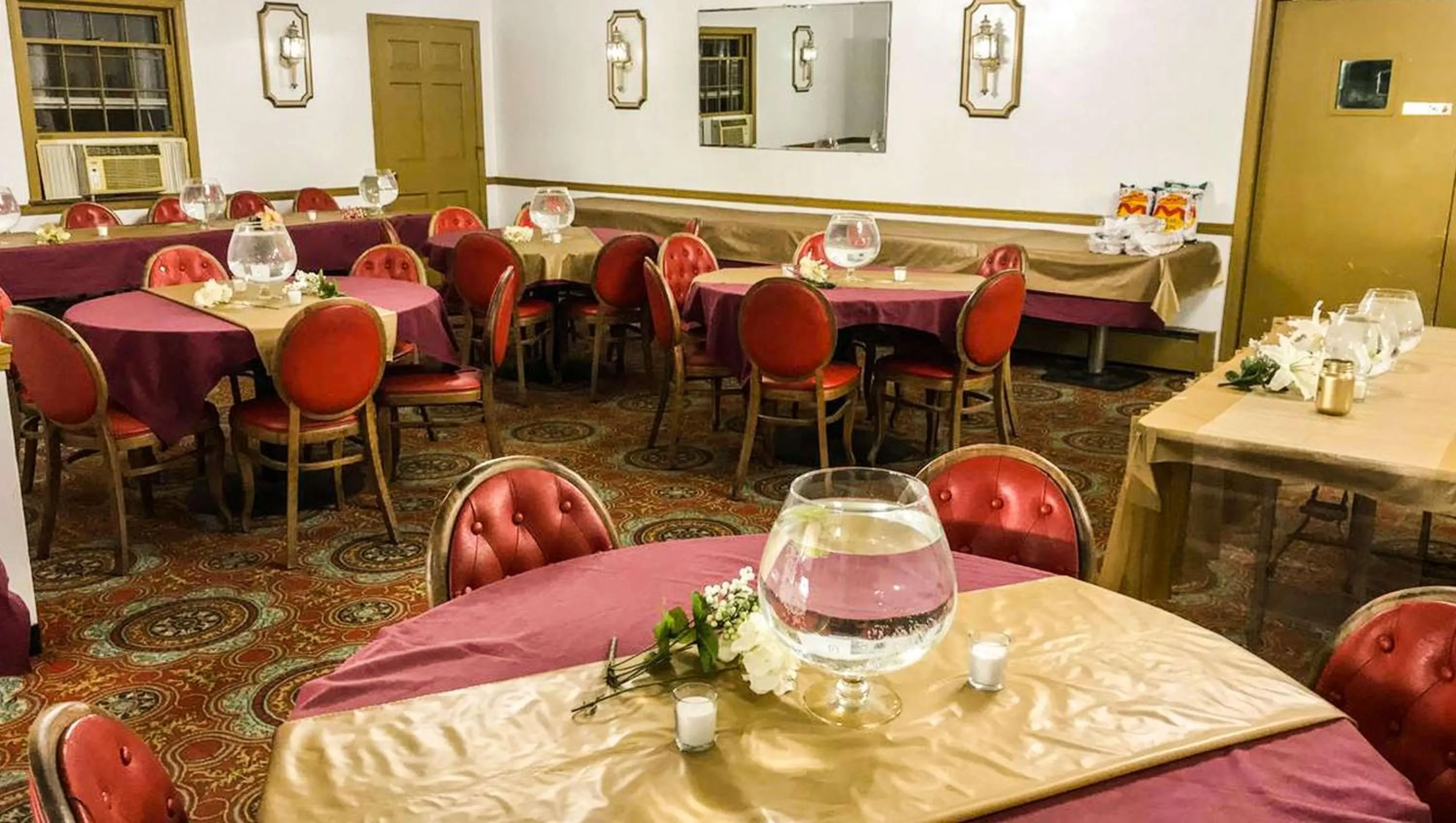 Banquet/Function facilities in Relax Inn Altoona