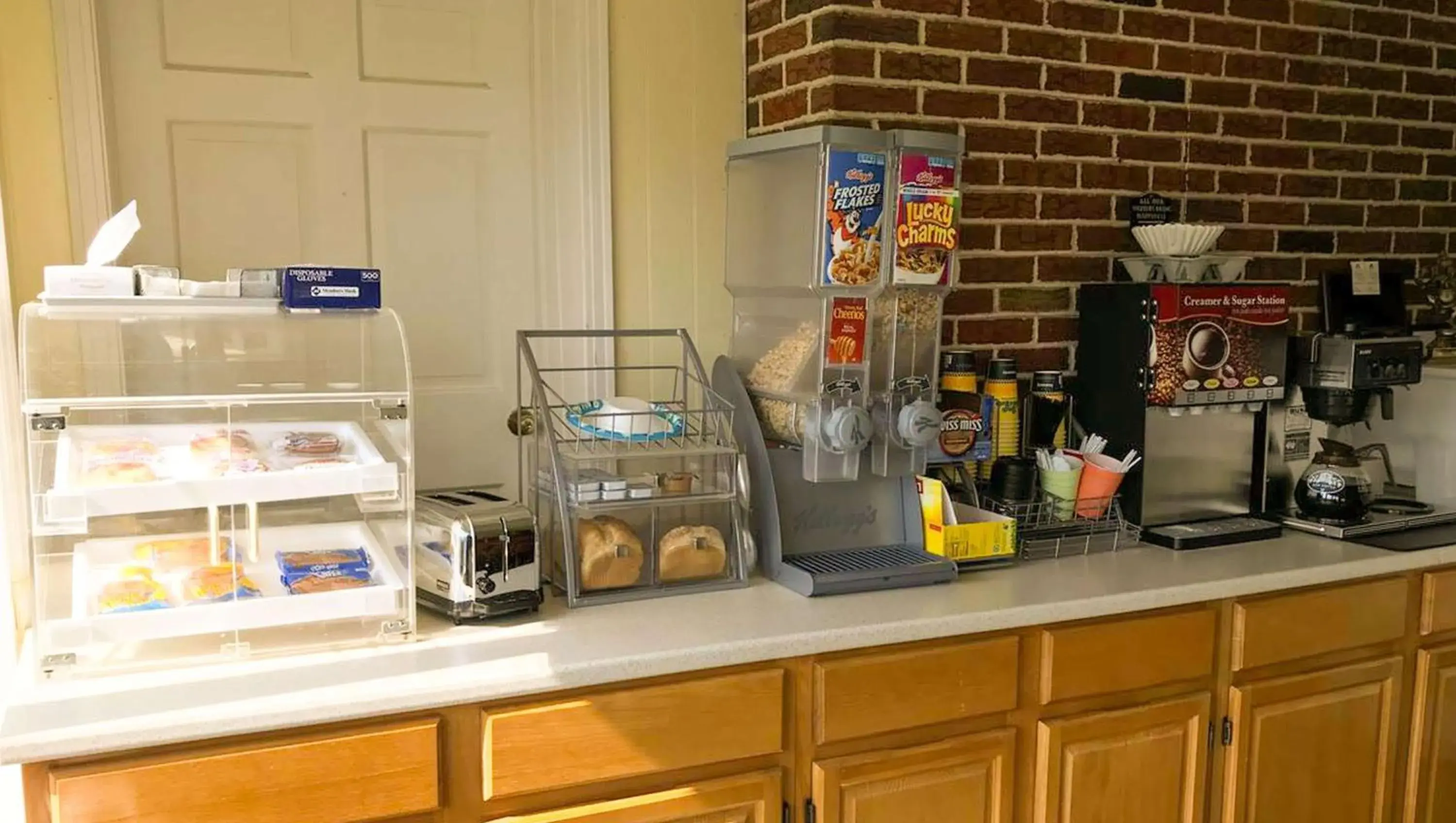 Lobby or reception in Relax Inn Altoona Lobby or reception in Relax Inn Altoona