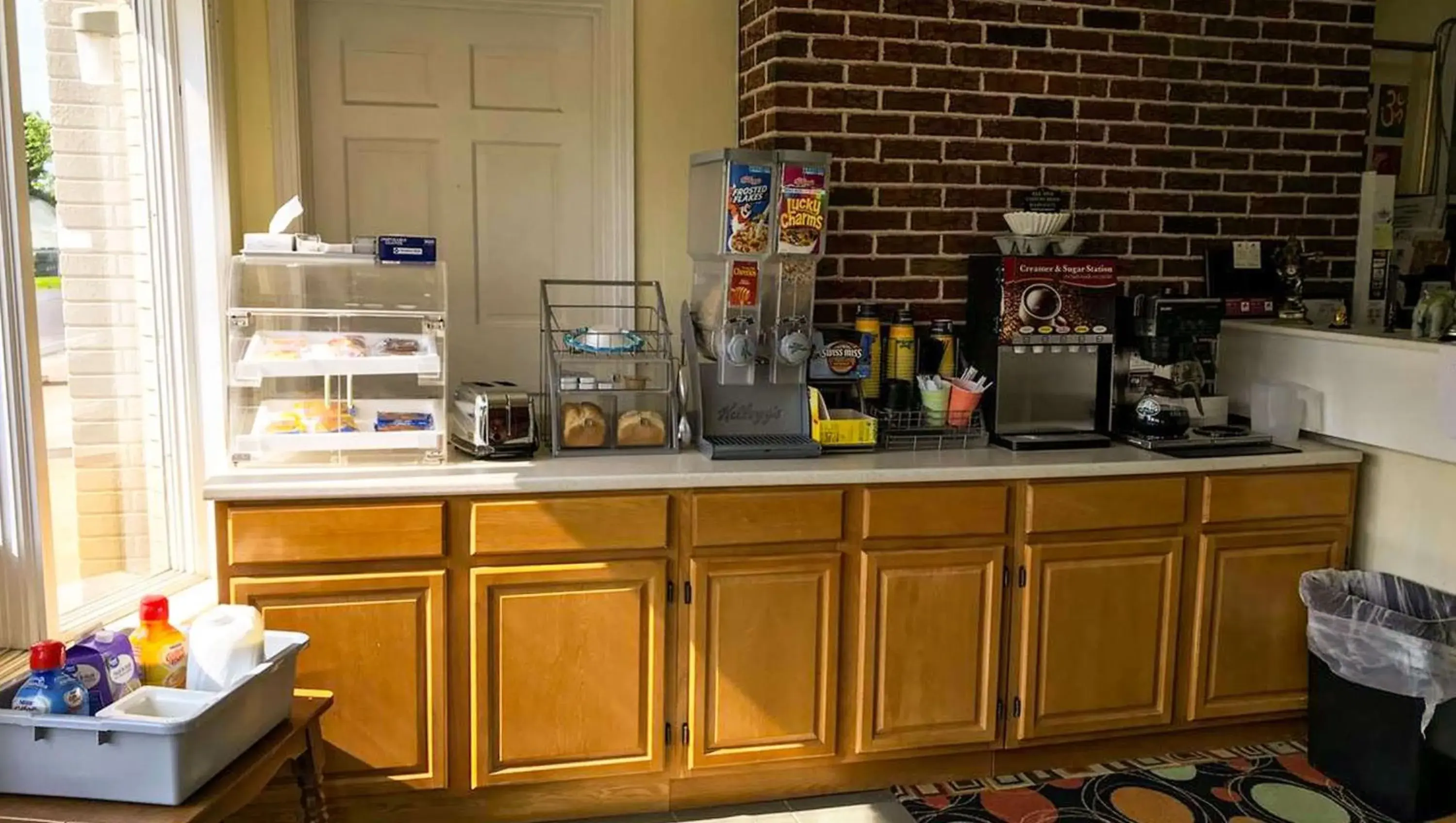 Lobby or reception in Relax Inn Altoona Lobby or reception in Relax Inn Altoona