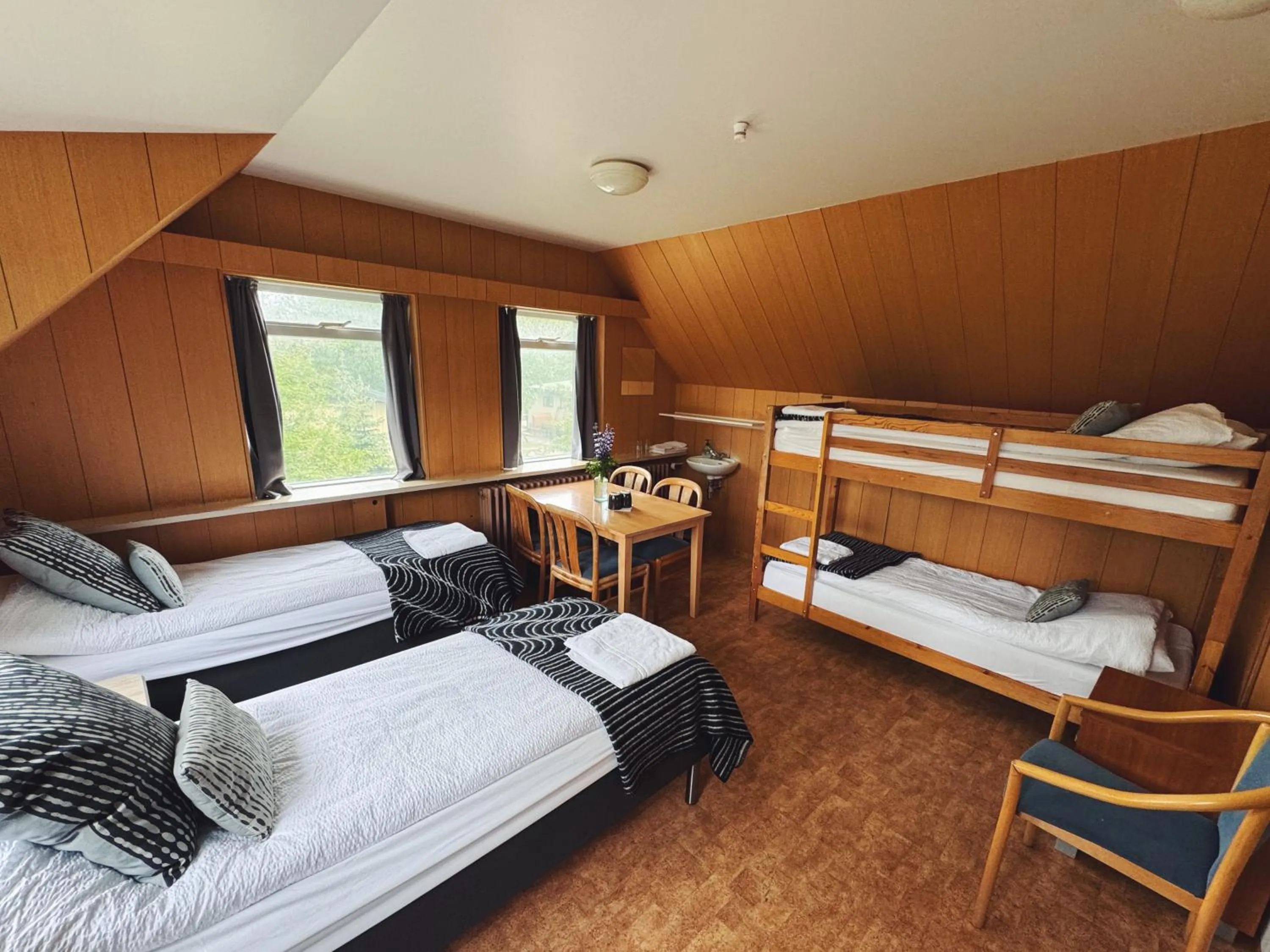 Property building, Bed in Hotel Hjardarbol