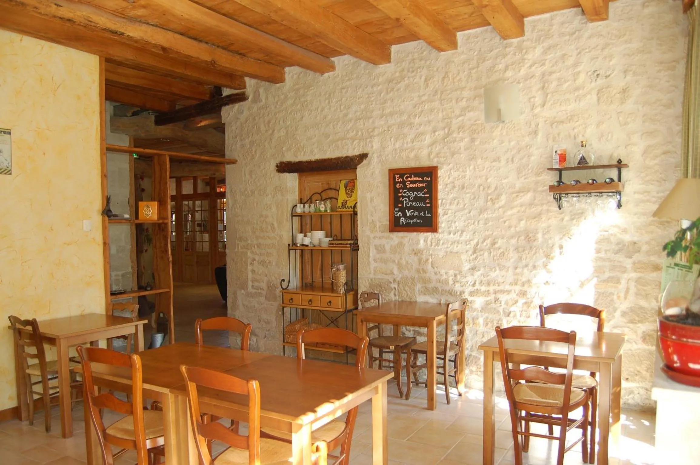 Restaurant/places to eat in Hôtel du Donjon