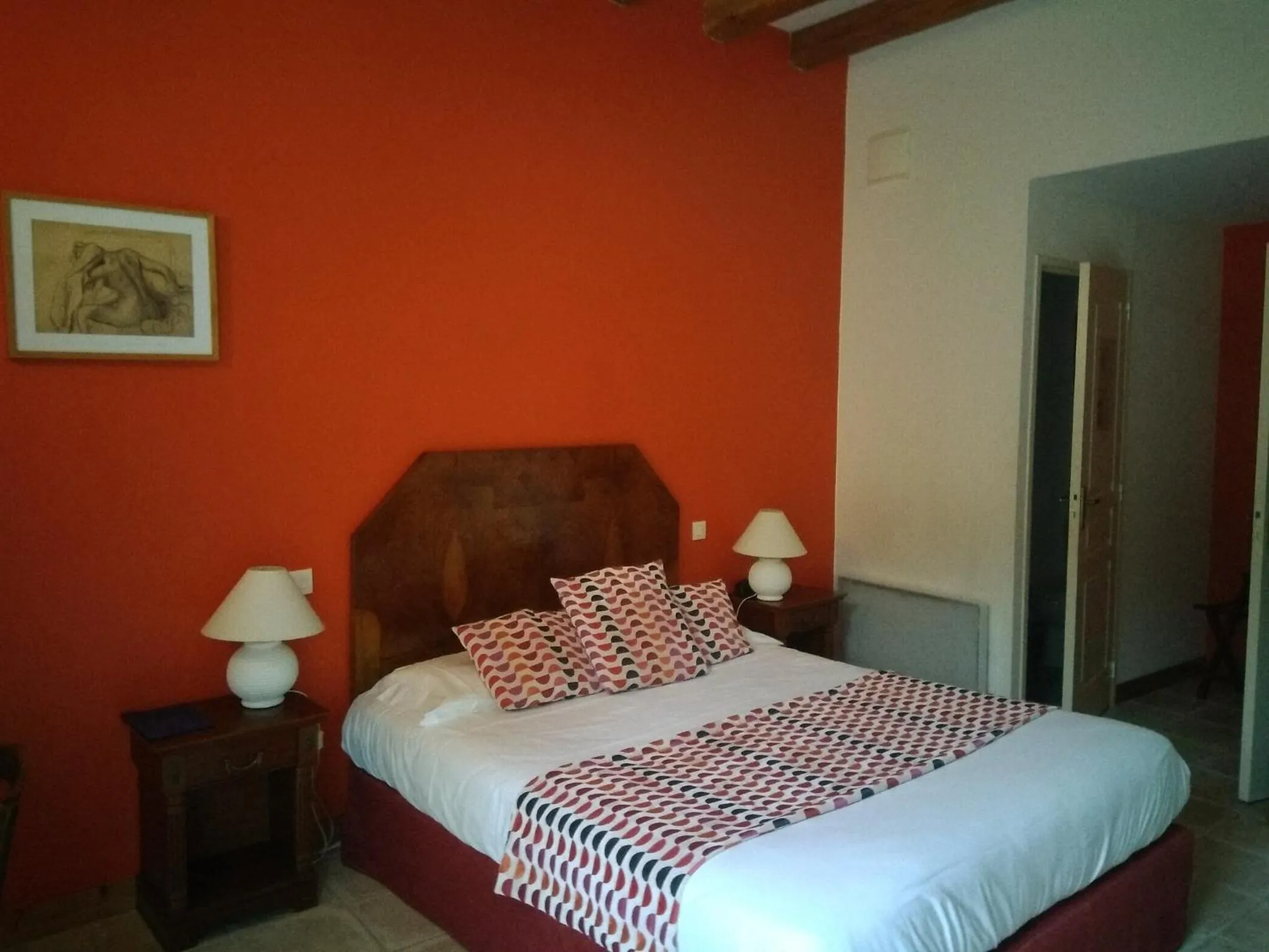 Photo of the whole room, Bed in Hôtel du Donjon