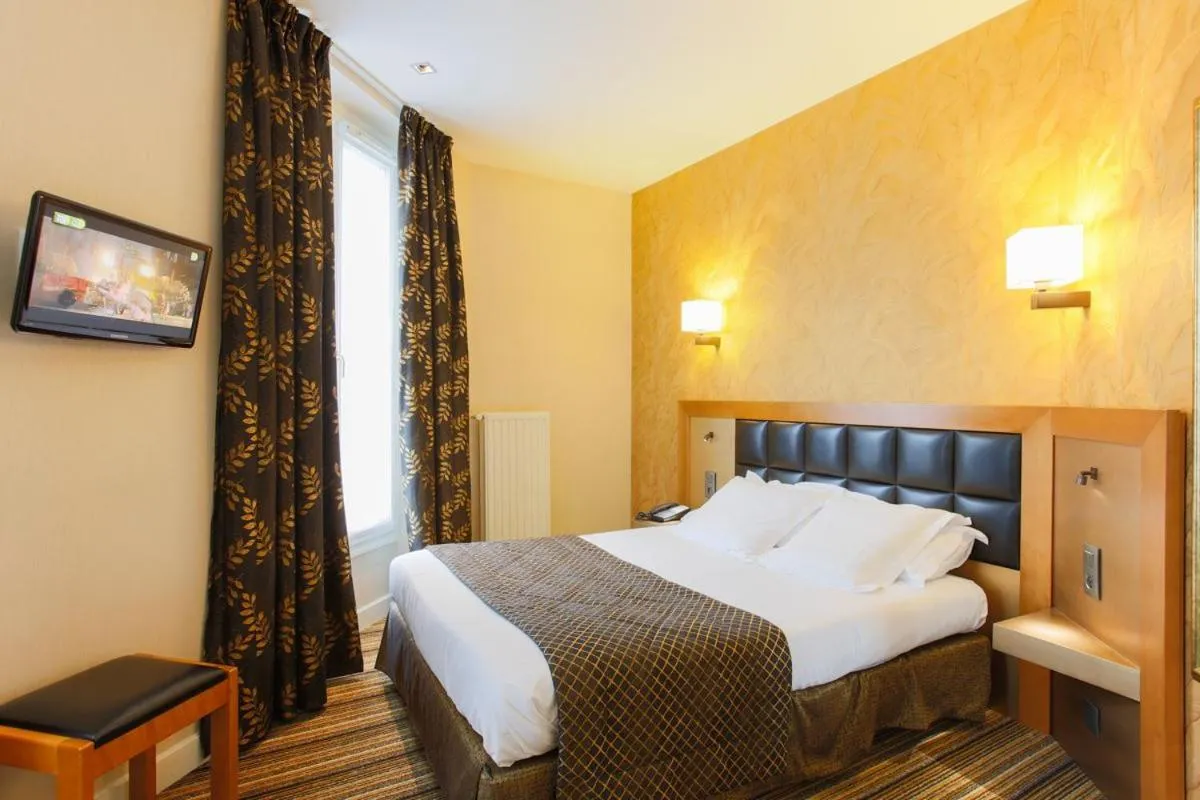 TV and multimedia, Bed in Hotel Bellevue Saint-Lazare