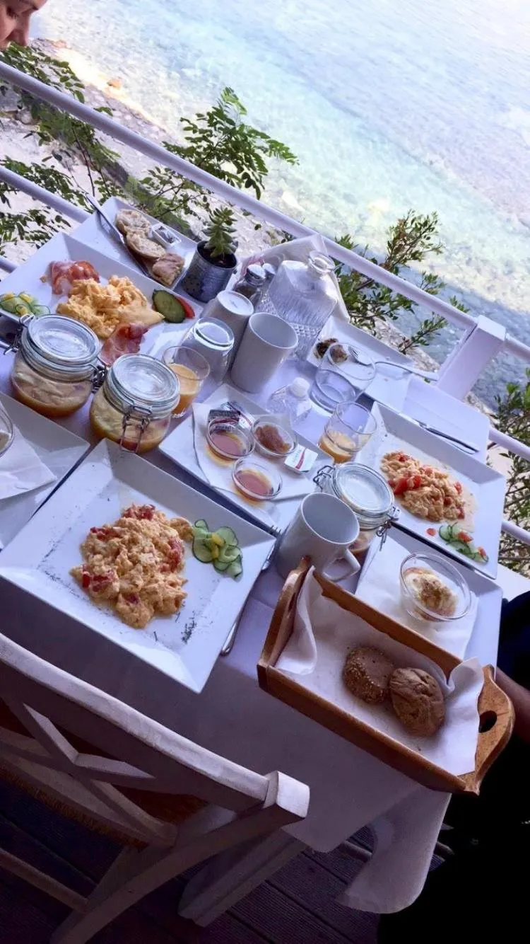 Breakfast in Villa Rossa