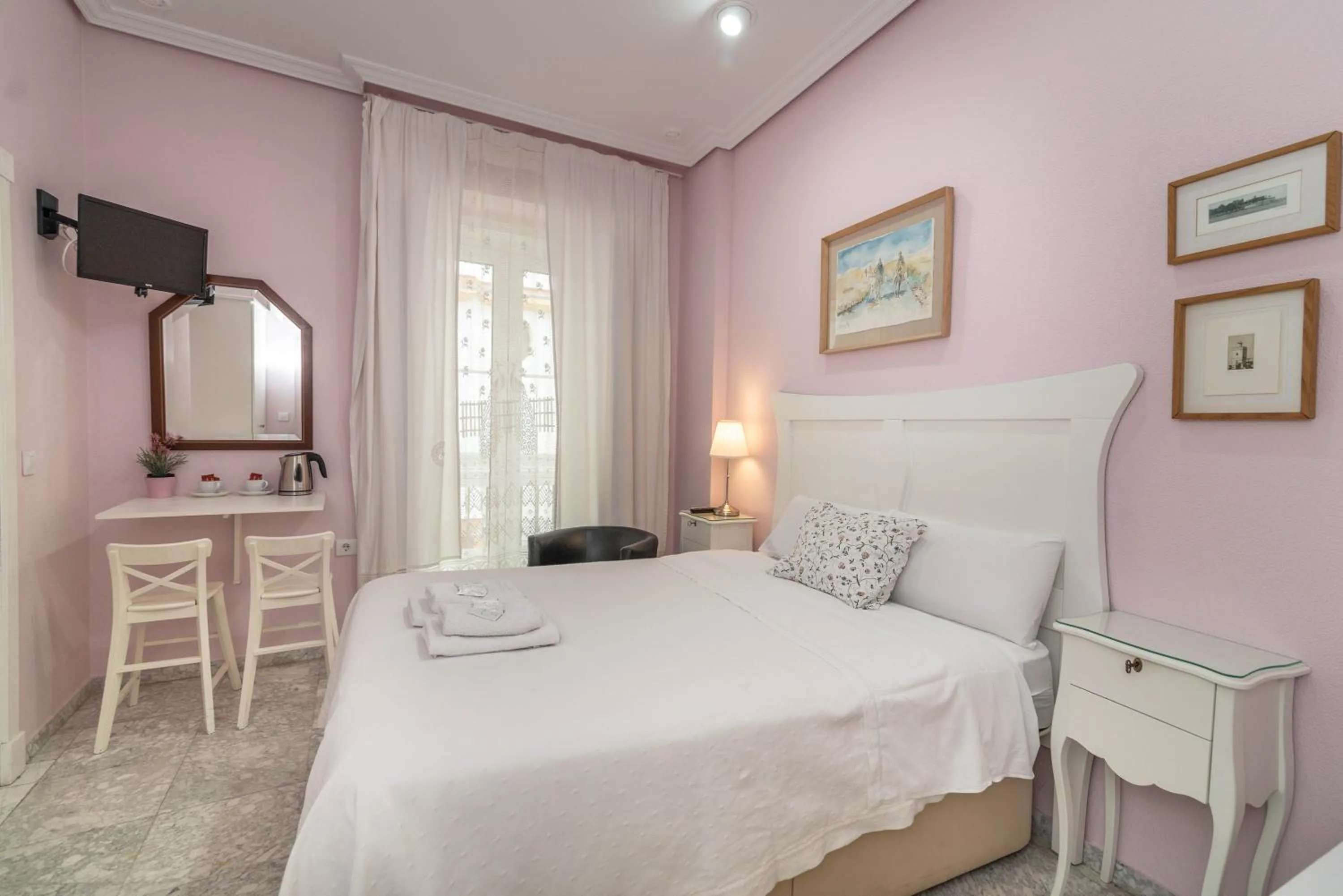 Photo of the whole room, Bed in Casa Patio del Panadero