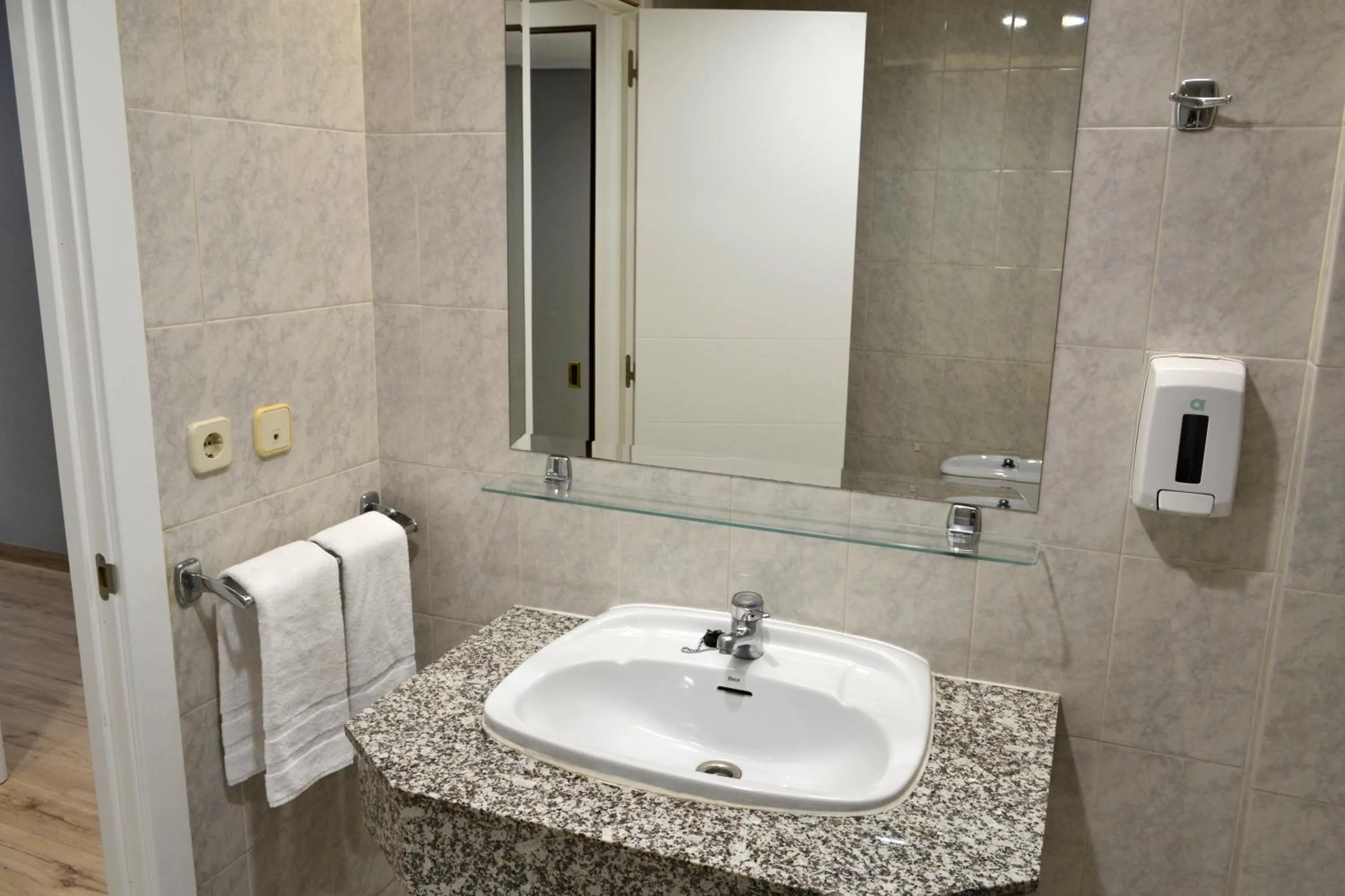 Bathroom in Hotel Alda Sada Marina