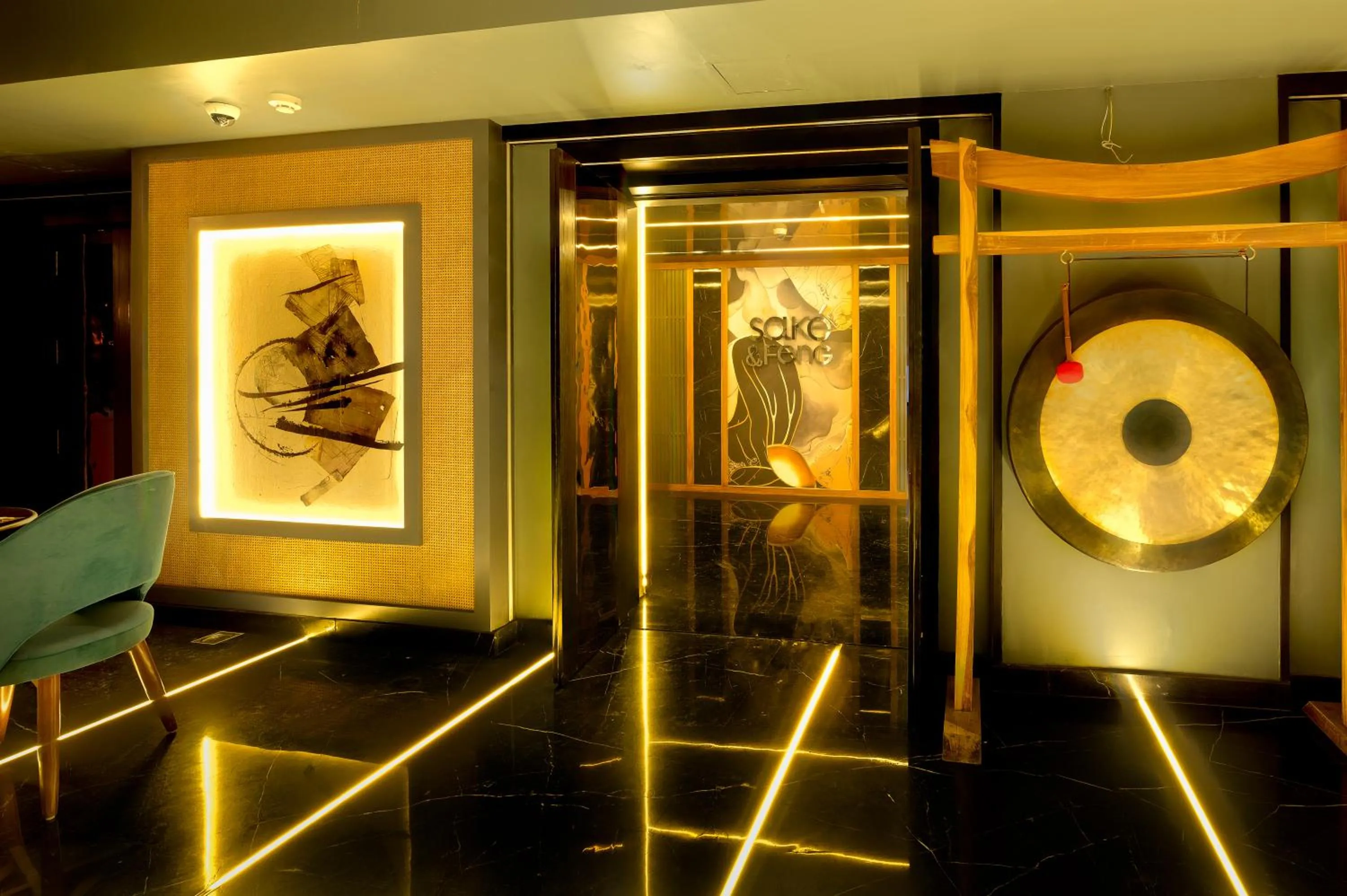 Restaurant/places to eat in Hotel Le Himalaya