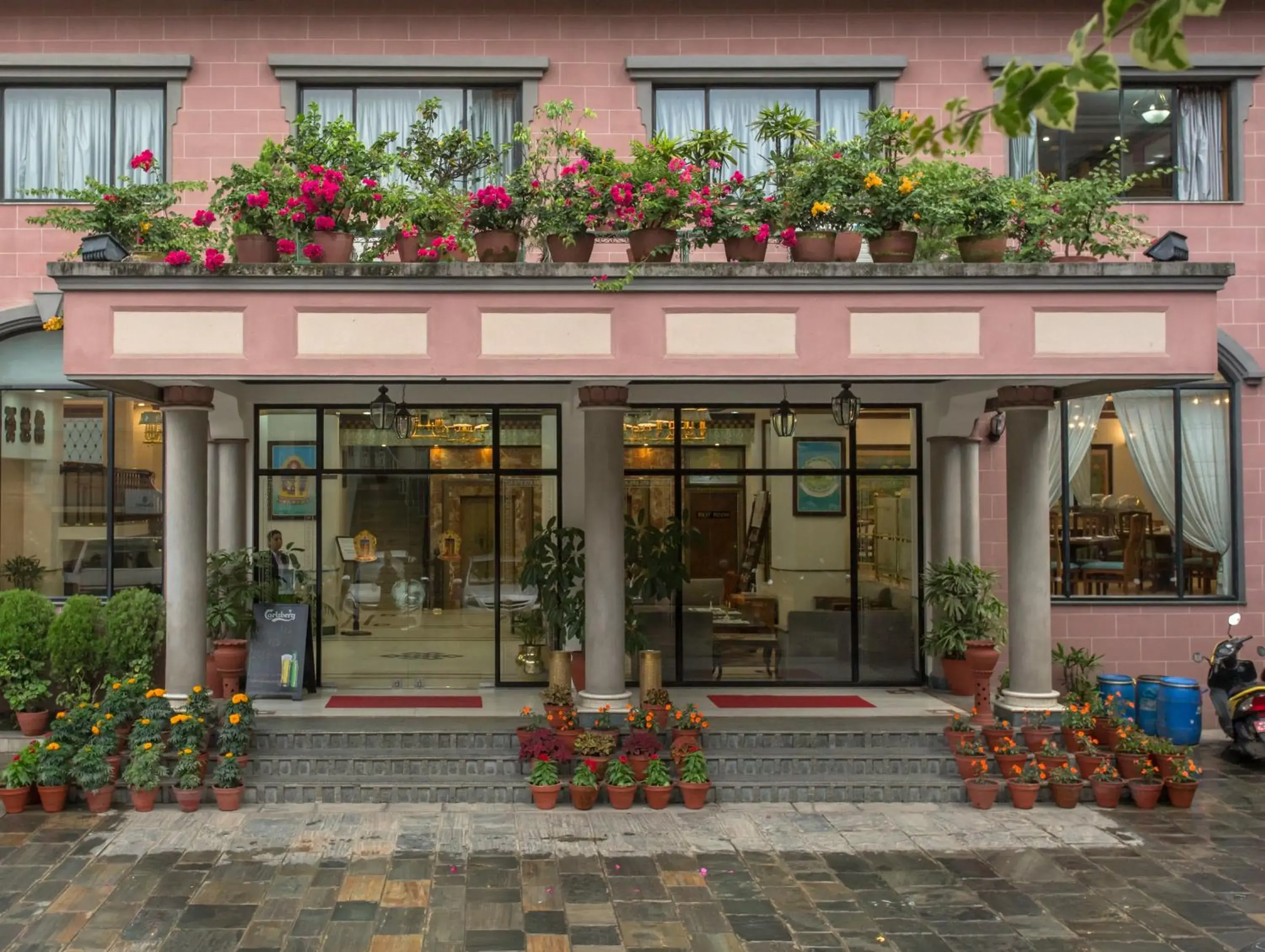 Facade/entrance in Hotel Le Himalaya Facade/entrance in Hotel Le Himalaya