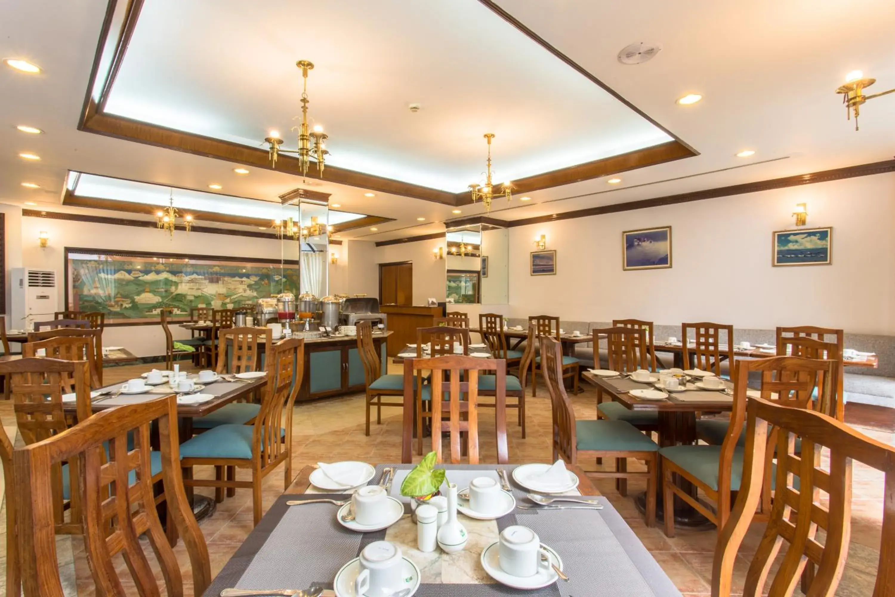 Restaurant/places to eat in Hotel Le Himalaya Restaurant/places to eat in Hotel Le Himalaya