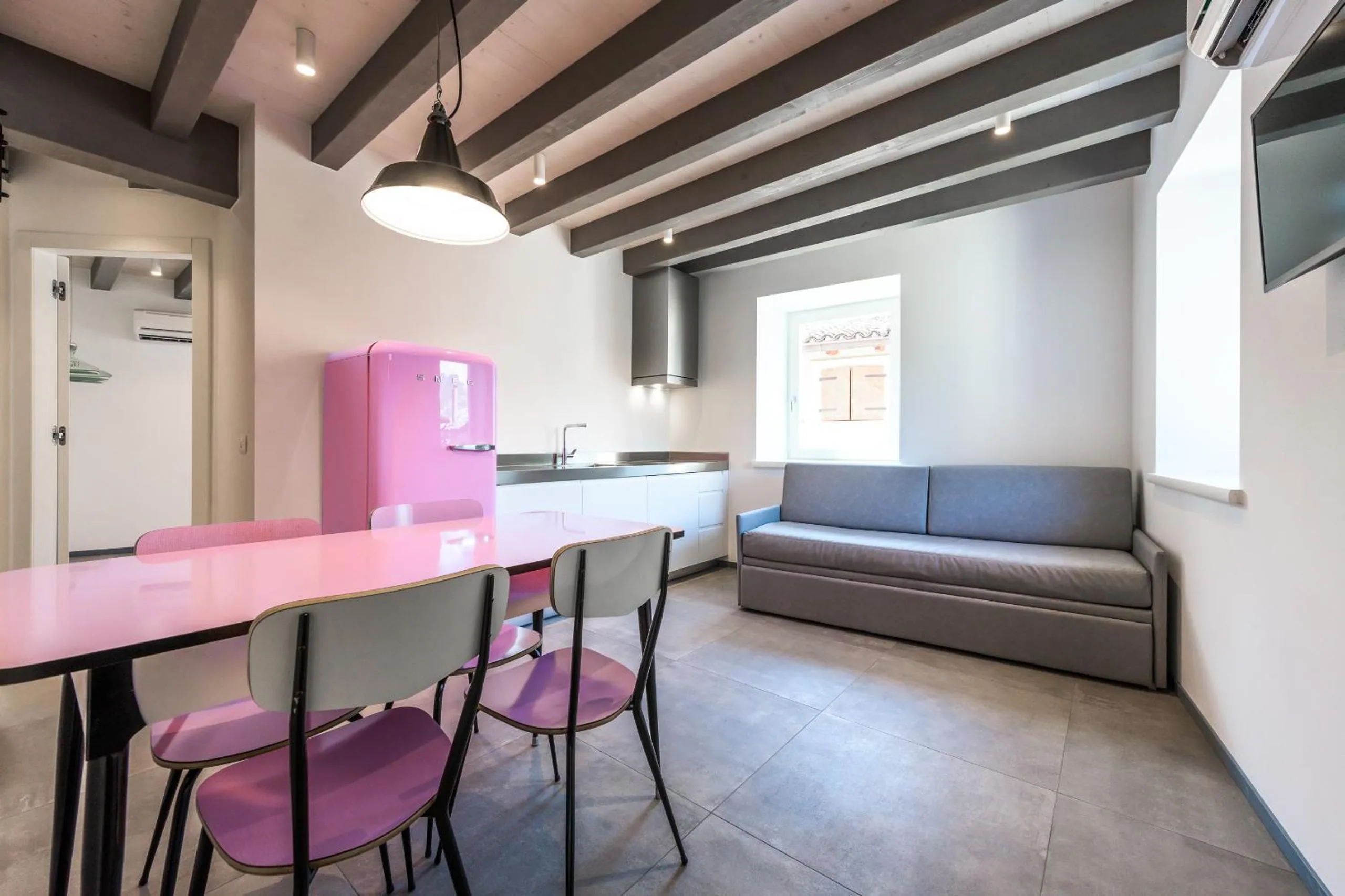 Casa Kaki - Eco friendly Apartments with Parking & Private Courtyard