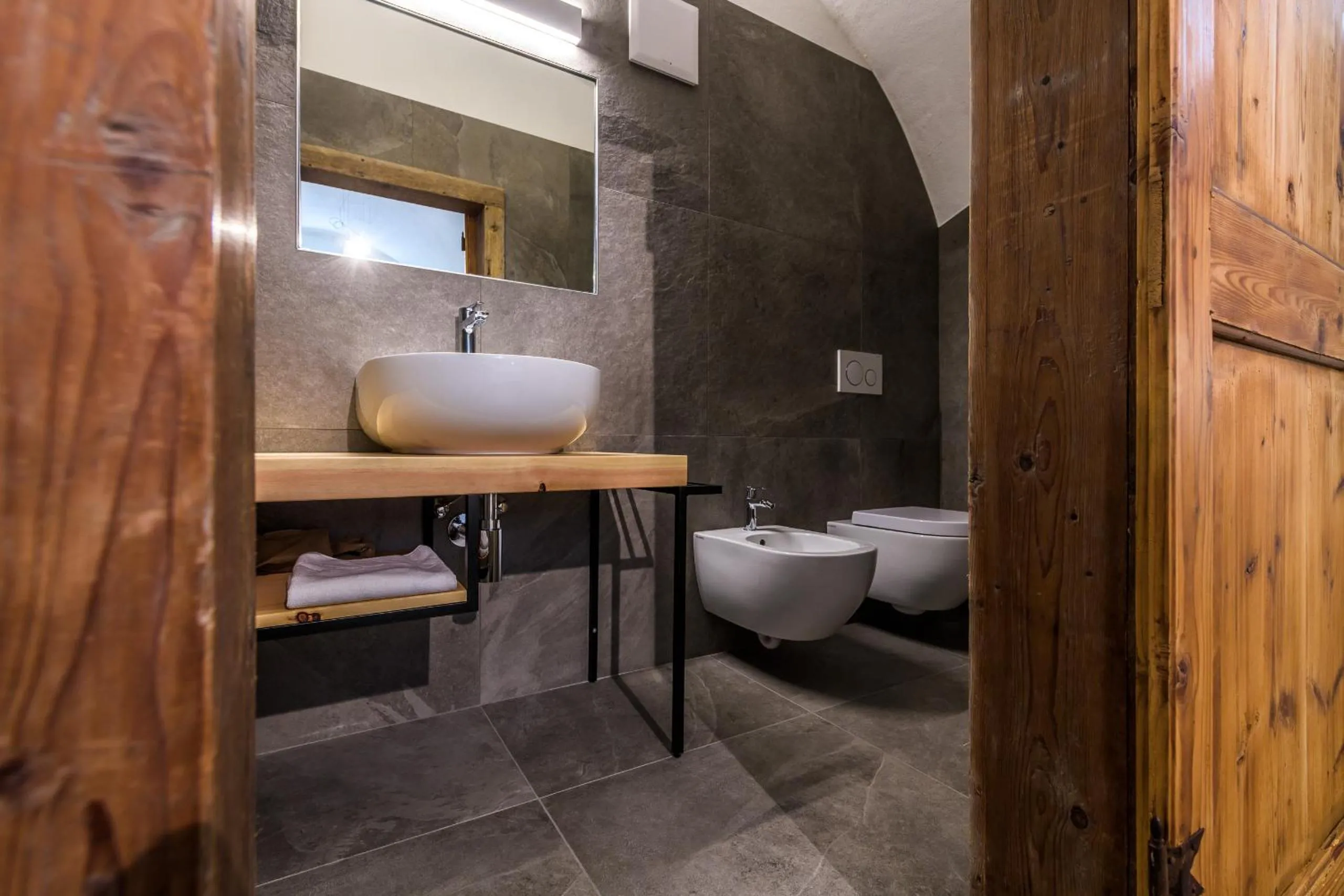 Shower in Casa Kaki - Eco friendly Apartments with Parking & Private Courtyard