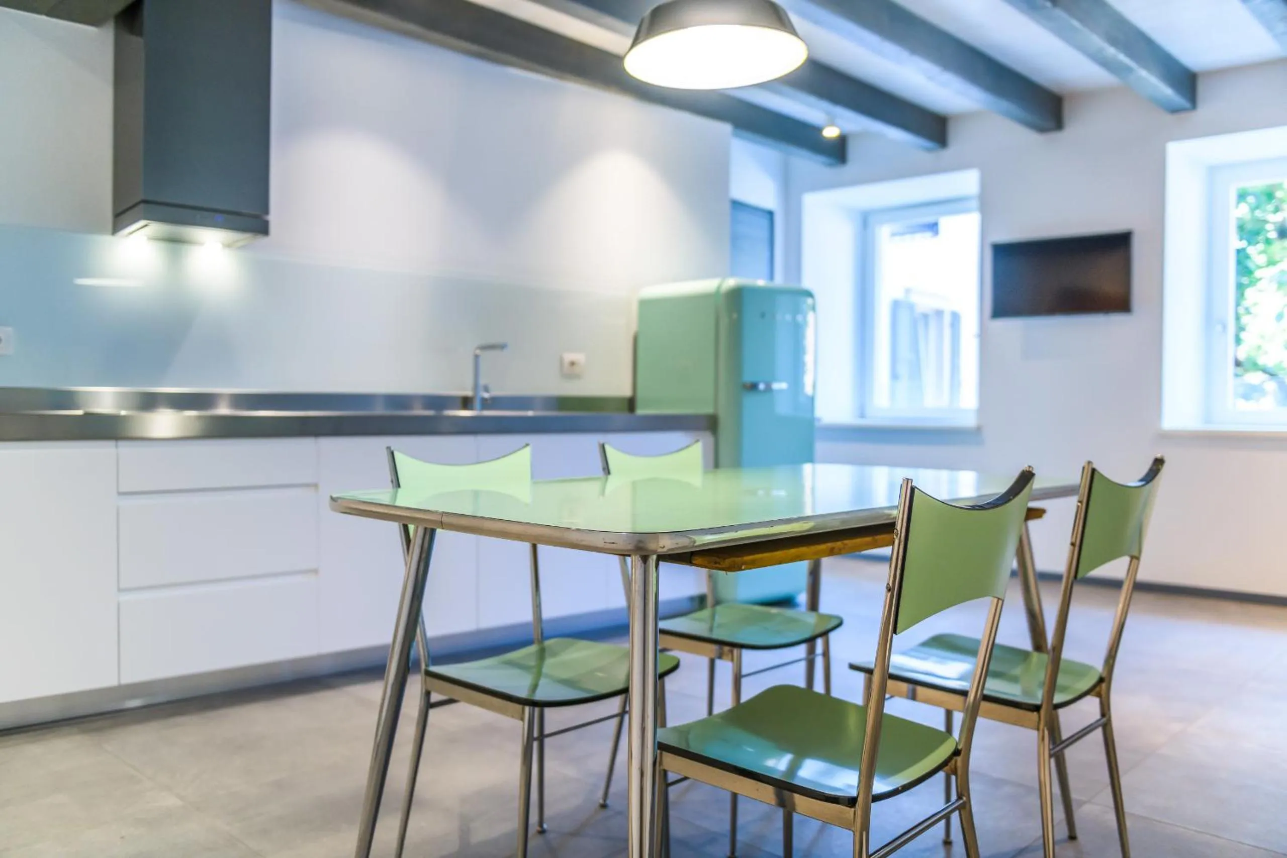 Kitchen or kitchenette in Casa Kaki - Eco friendly Apartments with Parking & Private Courtyard
