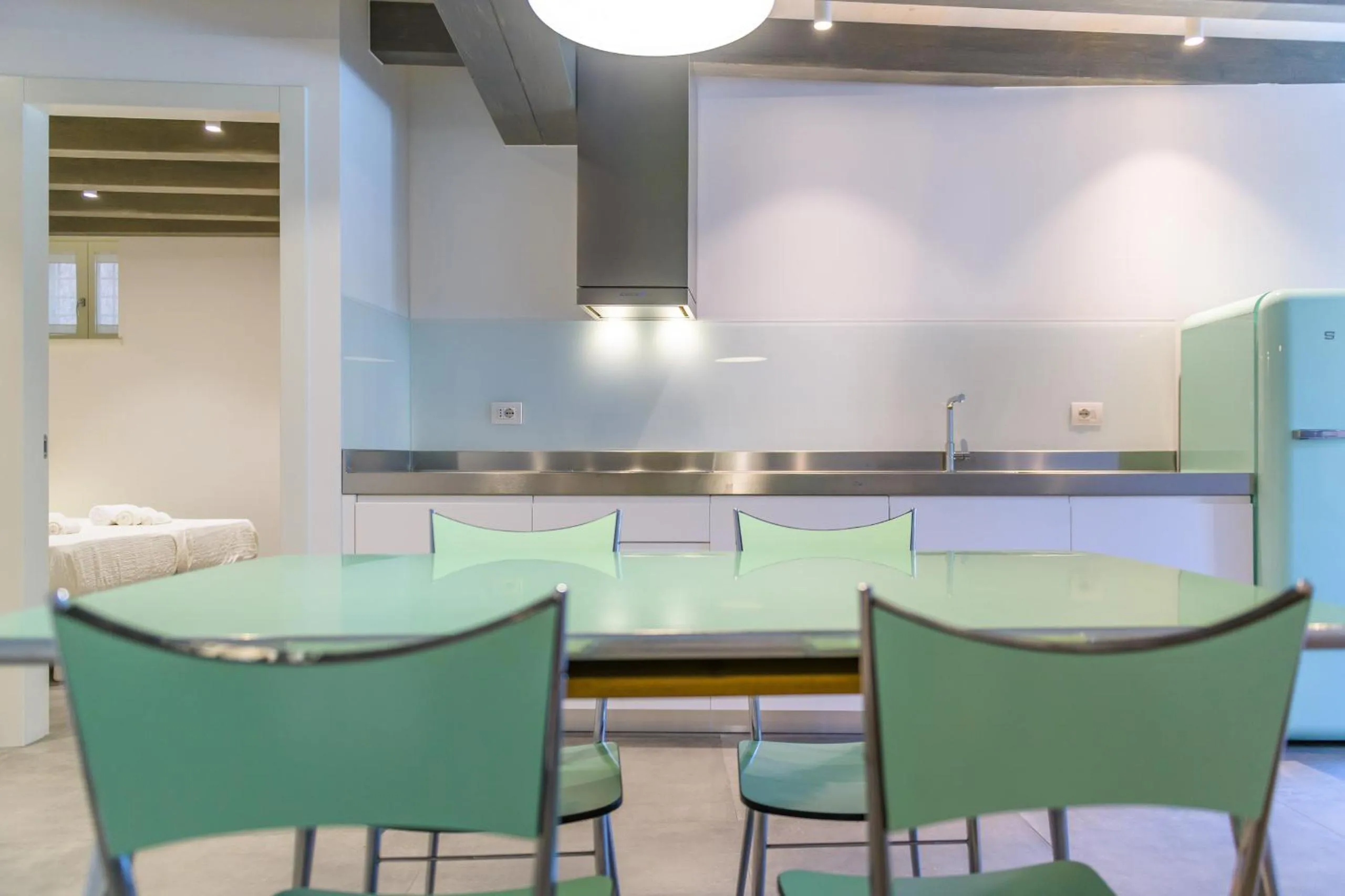 Kitchen or kitchenette in Casa Kaki - Eco friendly Apartments with Parking & Private Courtyard