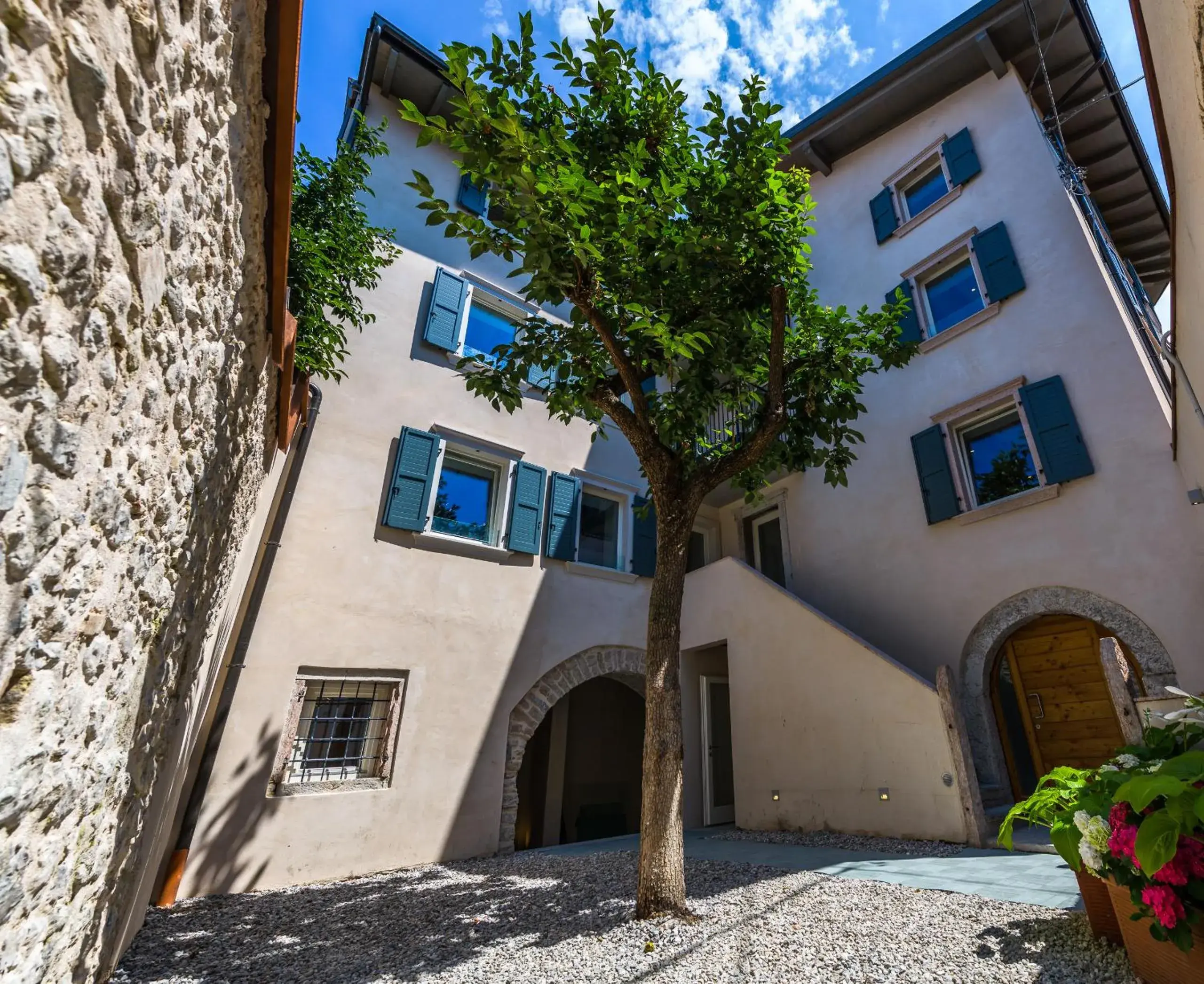 Casa Kaki - Eco friendly Apartments with Parking & Private Courtyard Casa Kaki - Eco friendly Apartments with Parking & Private Courtyard