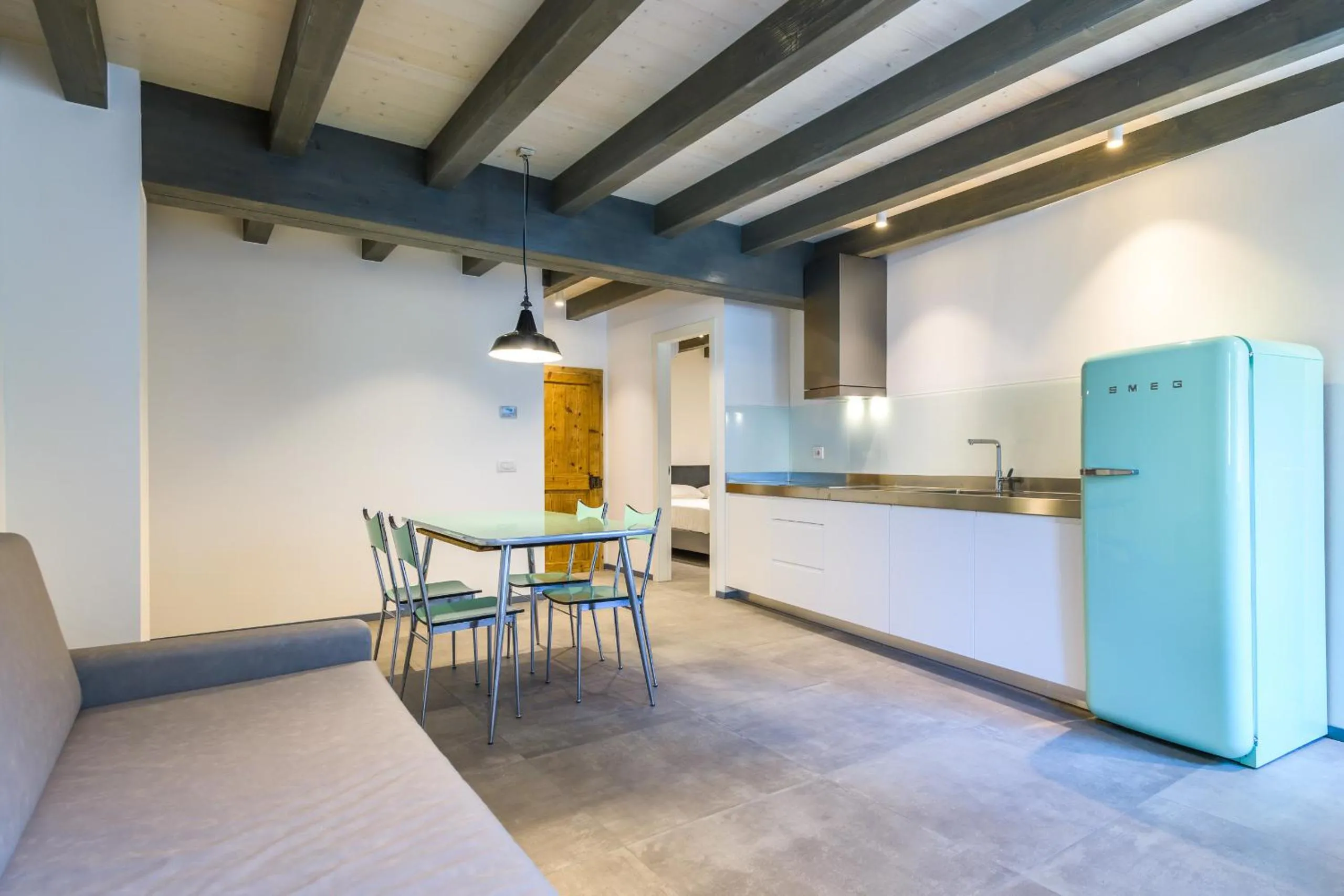 Kitchen or kitchenette in Casa Kaki - Eco friendly Apartments with Parking & Private Courtyard